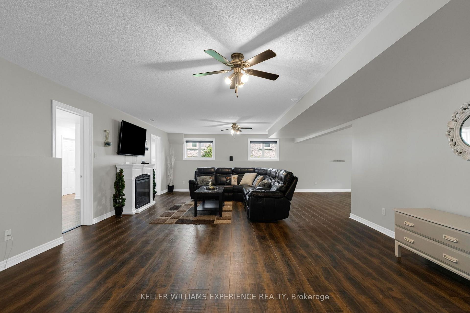 Photo 18 of 4 Downer Crescent, Wasaga Beach — HOMEH