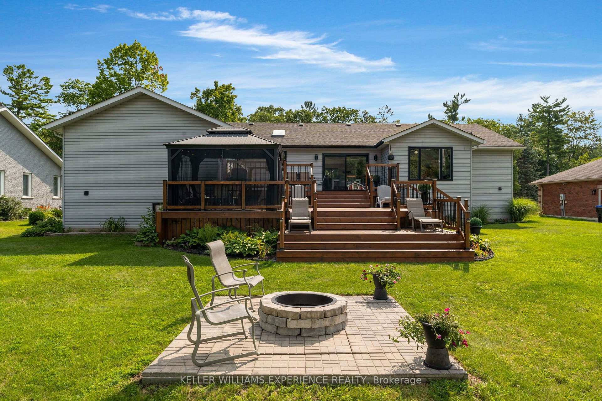 Photo 26 of 4 Downer Crescent, Wasaga Beach — HOMEH