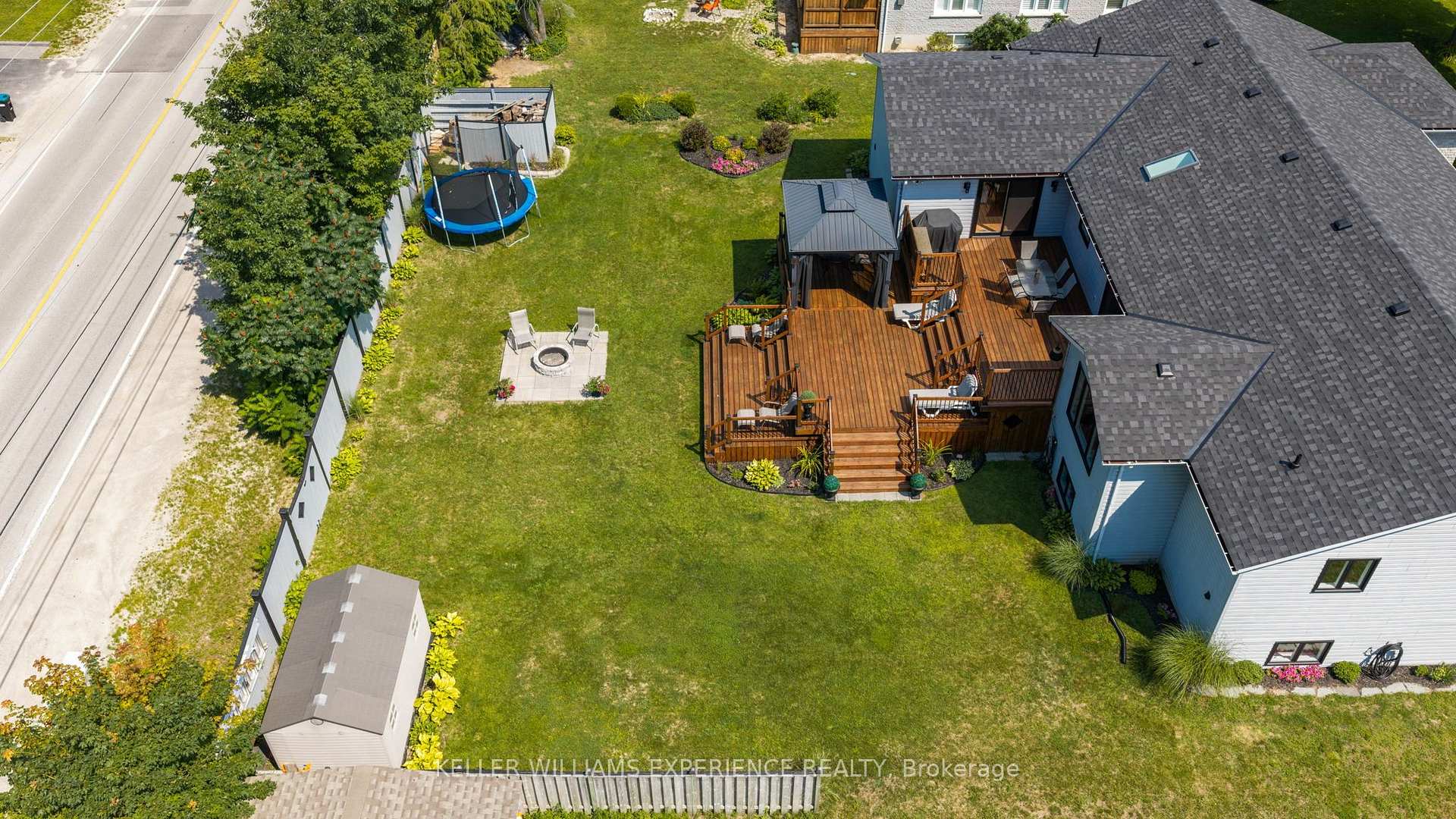 Photo 31 of 4 Downer Crescent, Wasaga Beach — HOMEH