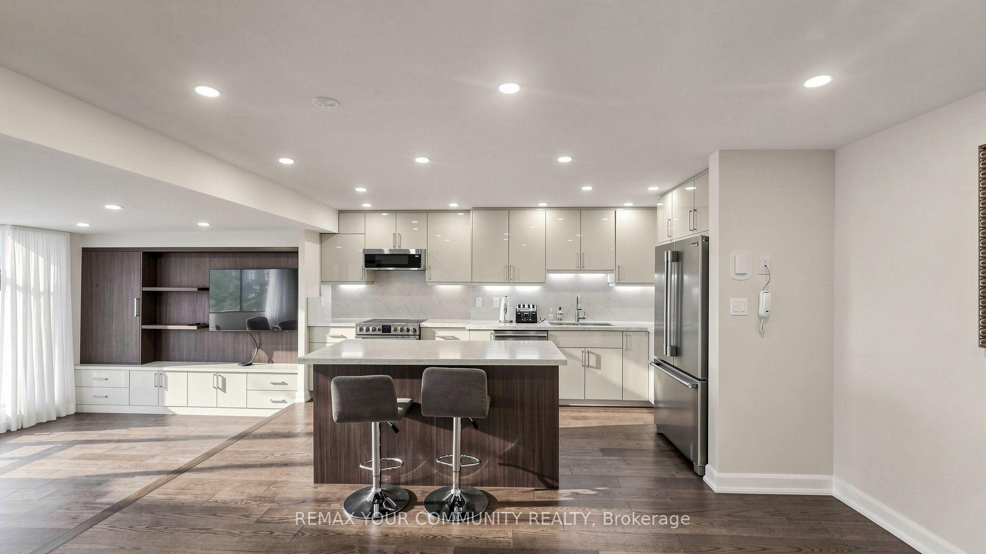 Photo 2 of Unit 608, 70 Baif Boulevard, Richmond Hill, North Richvale — HOMEH