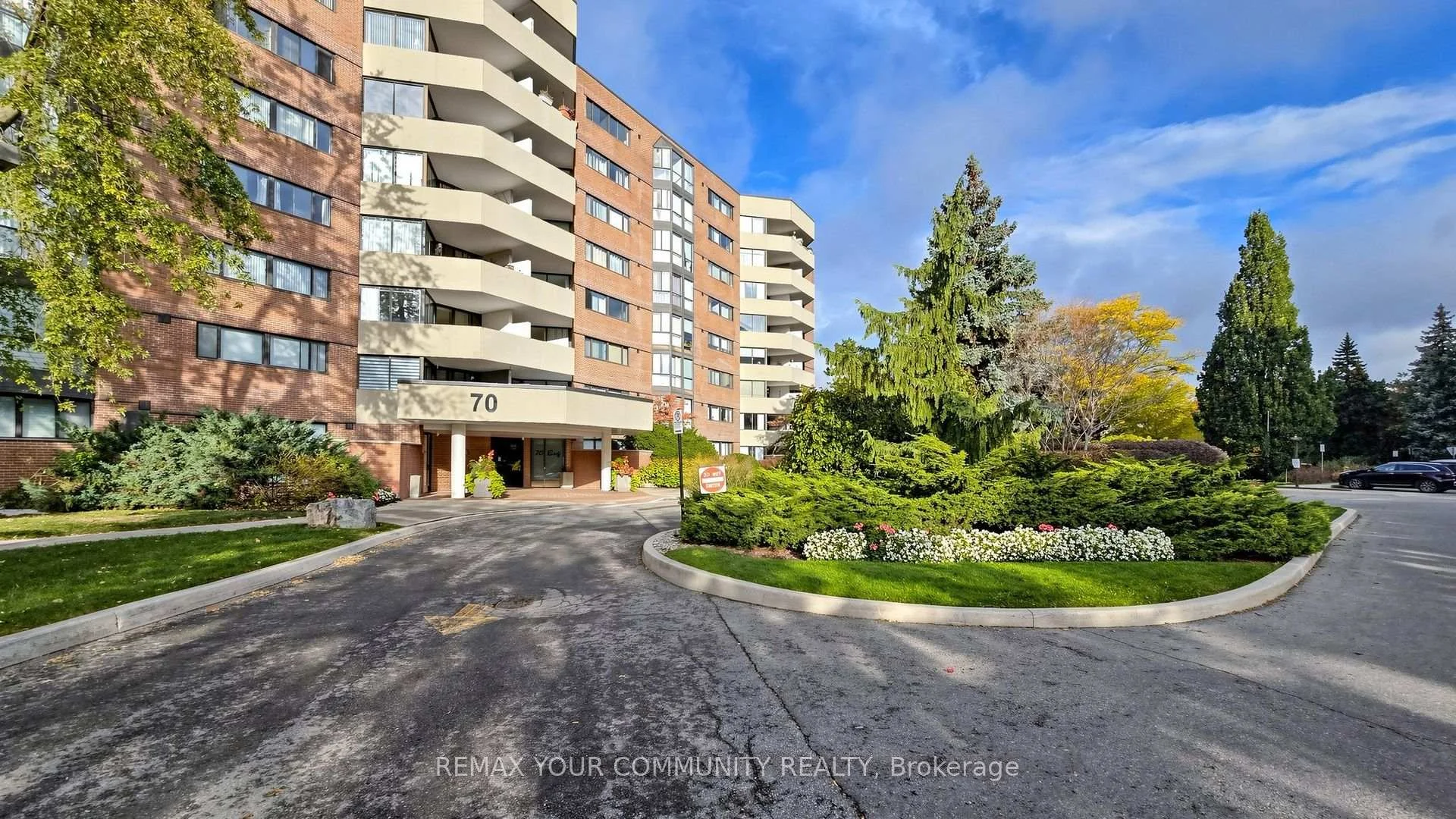 Photo 4 of Unit 608, 70 Baif Boulevard, Richmond Hill, North Richvale — HOMEH