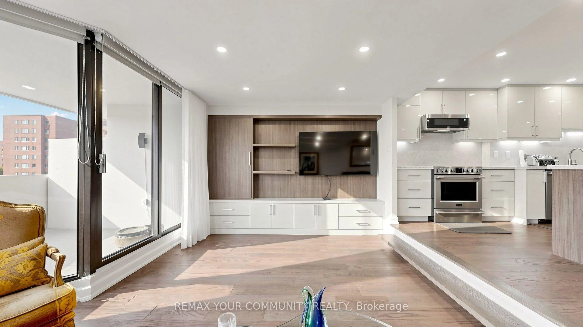 Photo 5 of Unit 608, 70 Baif Boulevard, Richmond Hill, North Richvale — HOMEH