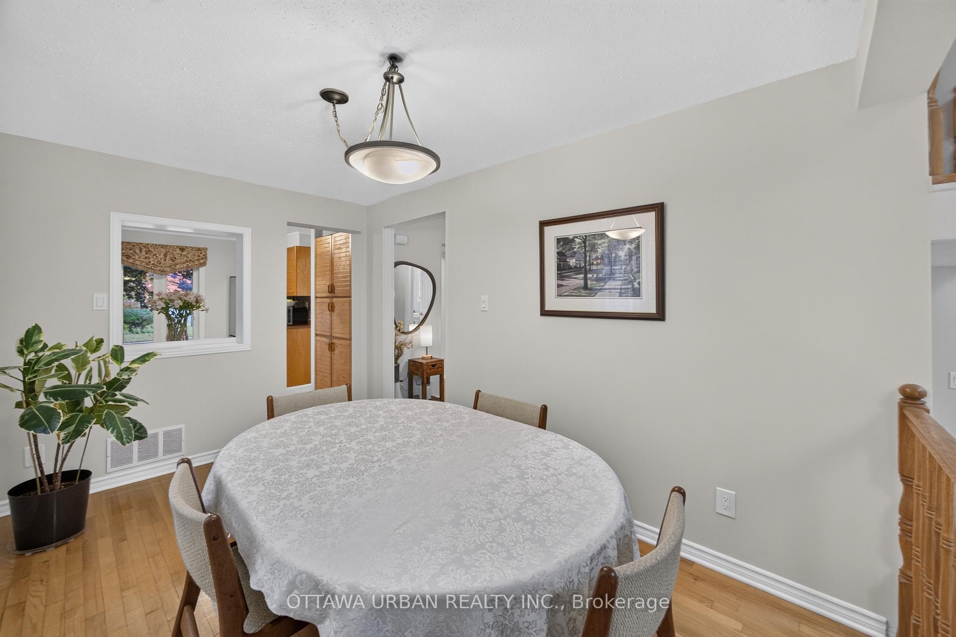 Photo 8 of 6057 Willowbark Drive, Ottawa, Chapel Hill — HOMEH
