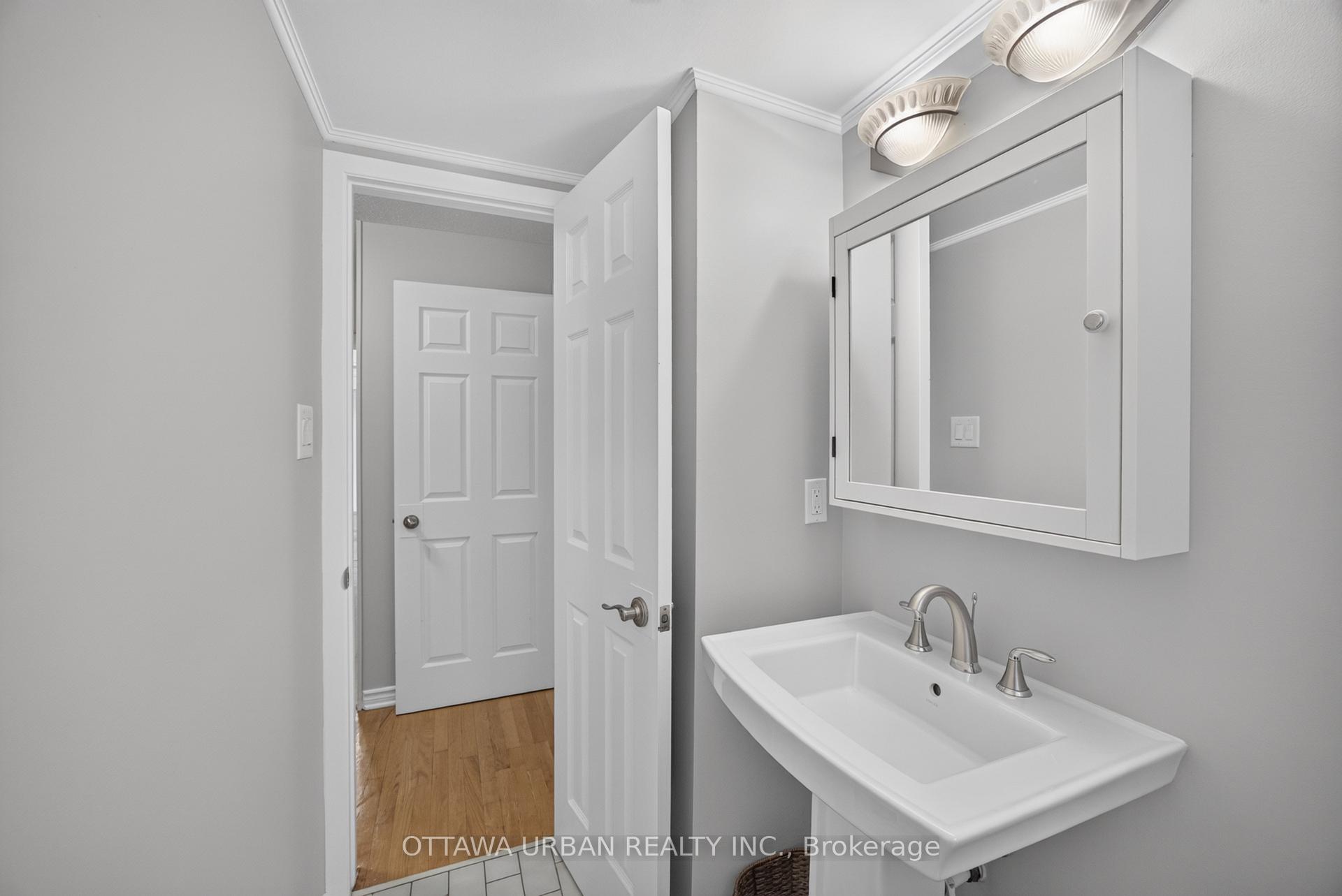 Photo 15 of 6057 Willowbark Drive, Ottawa, Chapel Hill — HOMEH