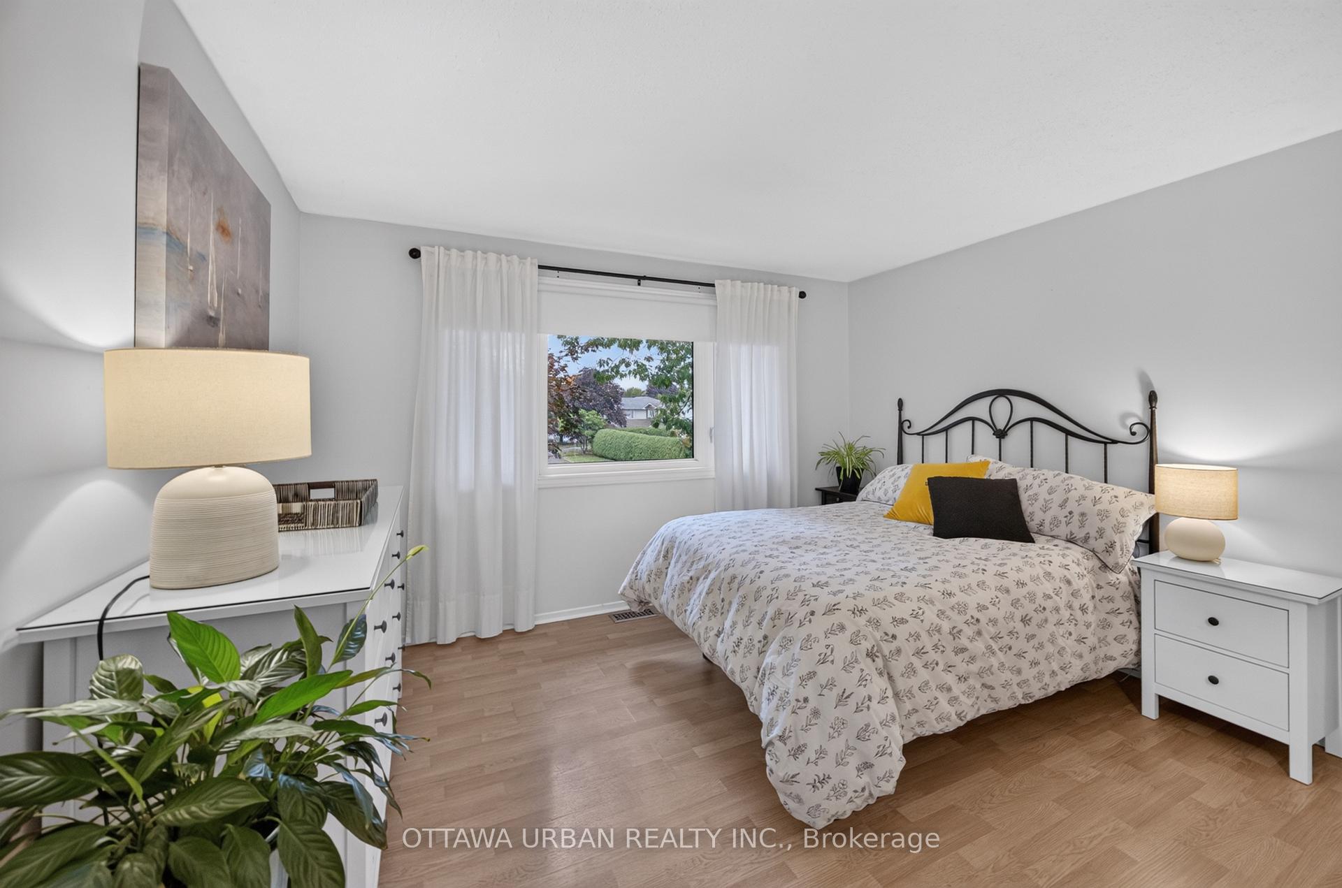 Photo 17 of 6057 Willowbark Drive, Ottawa, Chapel Hill — HOMEH