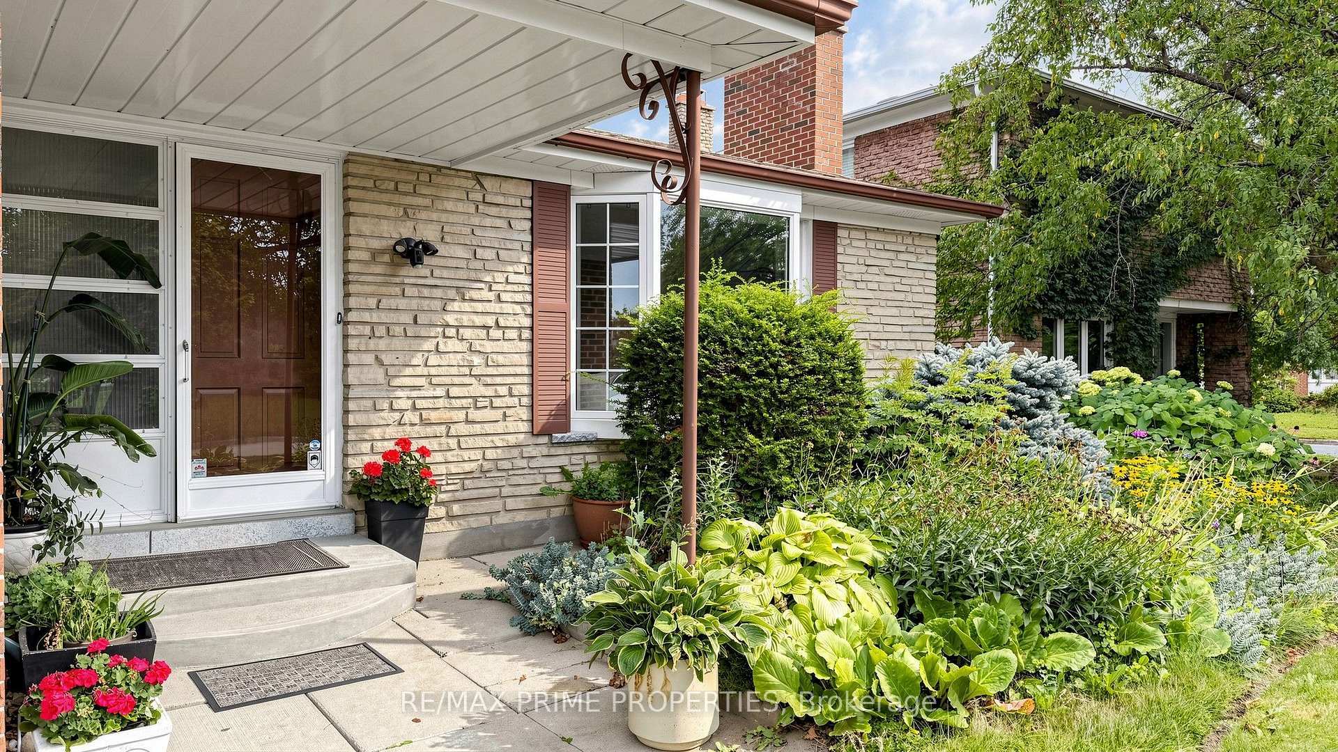 Photo 3 of 3 Leeswood Crescent E, Scarborough, Agincourt North — HOMEH