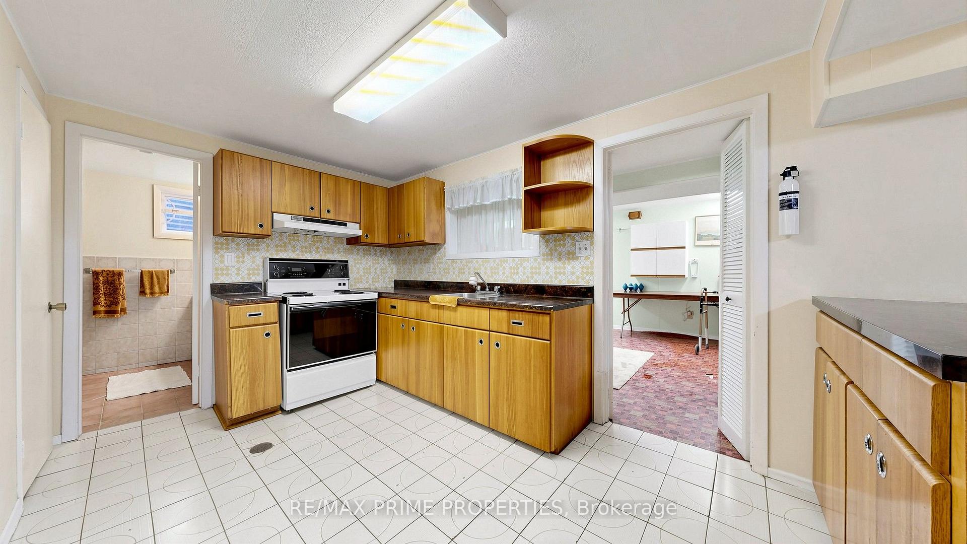 Photo 38 of 3 Leeswood Crescent E, Scarborough, Agincourt North — HOMEH