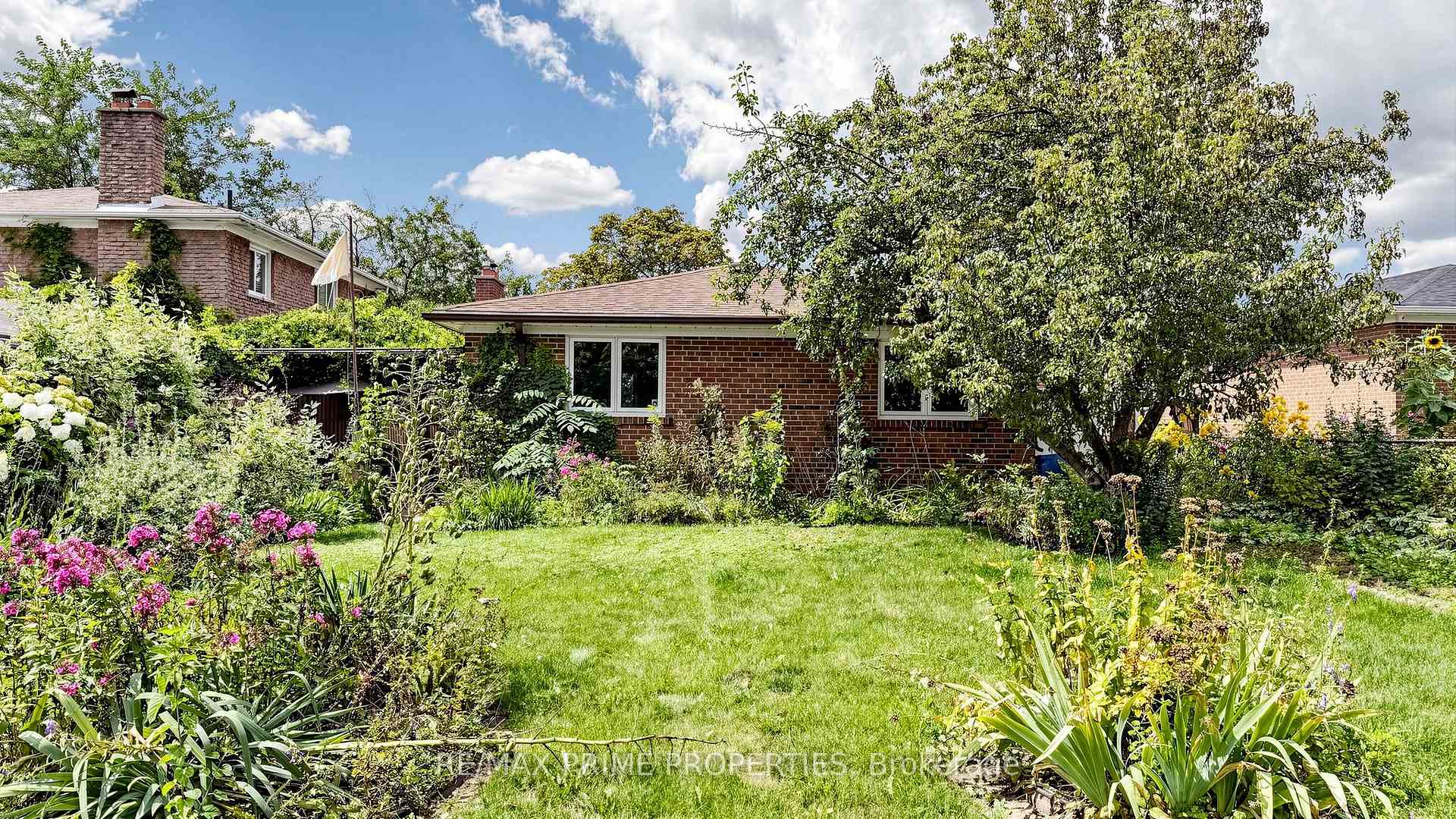 Photo 45 of 3 Leeswood Crescent E, Scarborough, Agincourt North — HOMEH