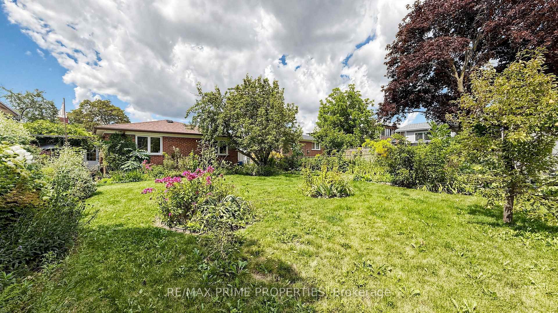 Photo 46 of 3 Leeswood Crescent E, Scarborough, Agincourt North — HOMEH