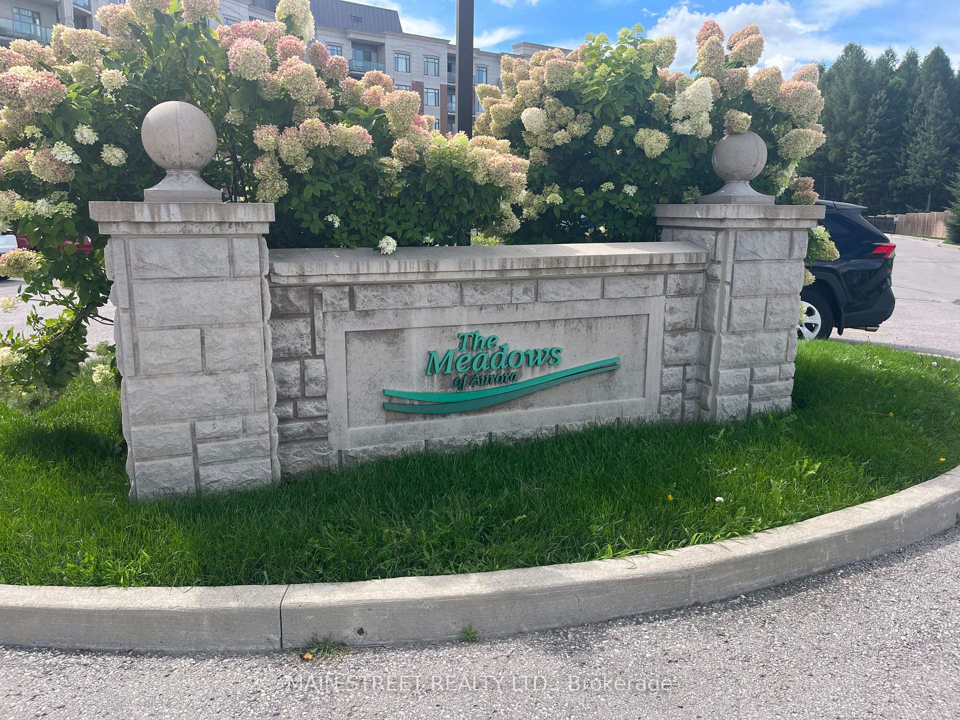 Photo 1 of Unit 218, 429 William Graham Drive, Aurora, Rural Aurora — HOMEH