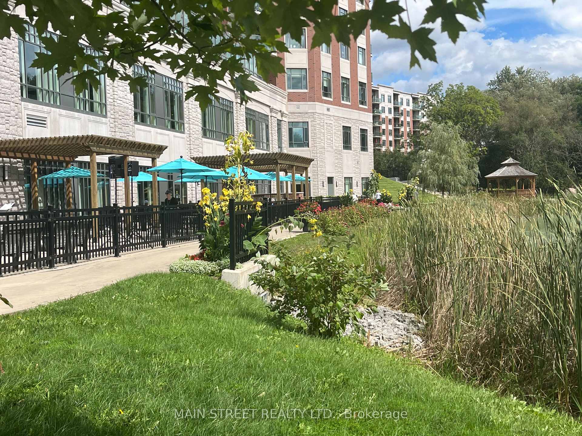 Photo 5 of Unit 218, 429 William Graham Drive, Aurora, Rural Aurora — HOMEH