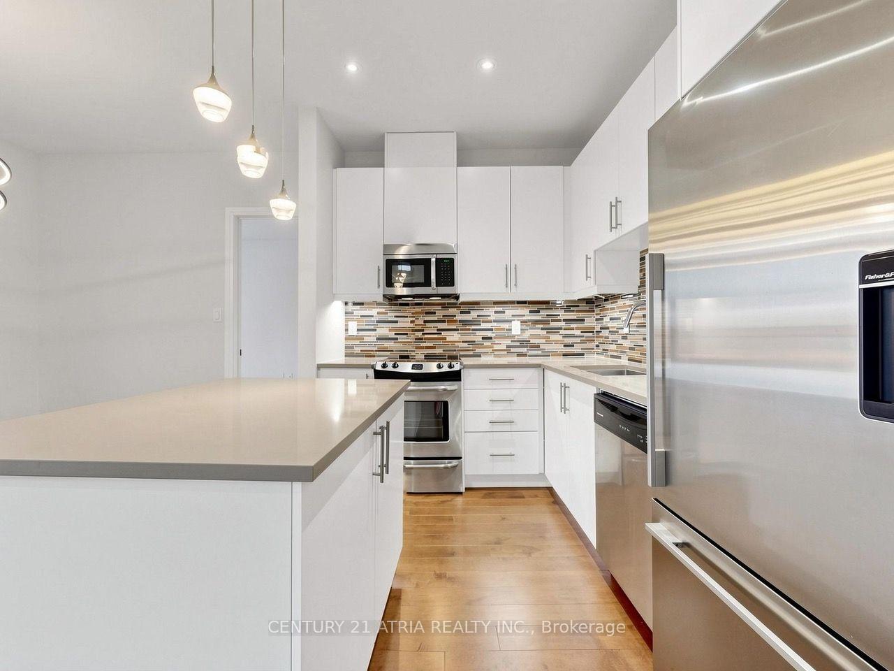 Photo 2 of Unit 512, 15277 Yonge Street, Aurora, Aurora Village — HOMEH