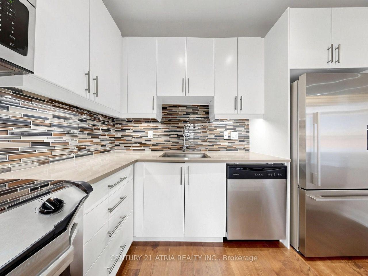 Photo 3 of Unit 512, 15277 Yonge Street, Aurora, Aurora Village — HOMEH