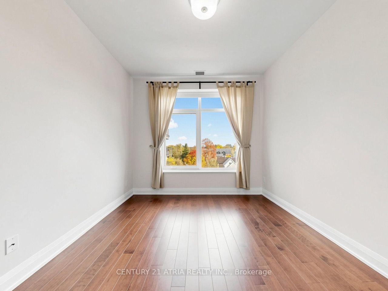 Photo 14 of Unit 512, 15277 Yonge Street, Aurora, Aurora Village — HOMEH