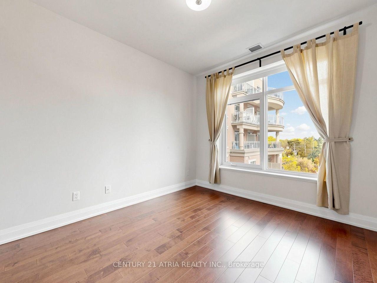 Photo 16 of Unit 512, 15277 Yonge Street, Aurora, Aurora Village — HOMEH