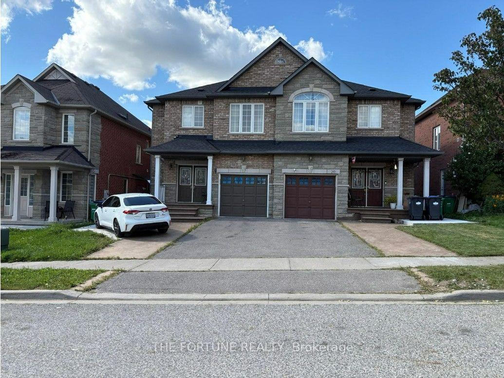 Photo 2 of 18 Saint Eugene Street, Brampton, Credit Valley — HOMEH