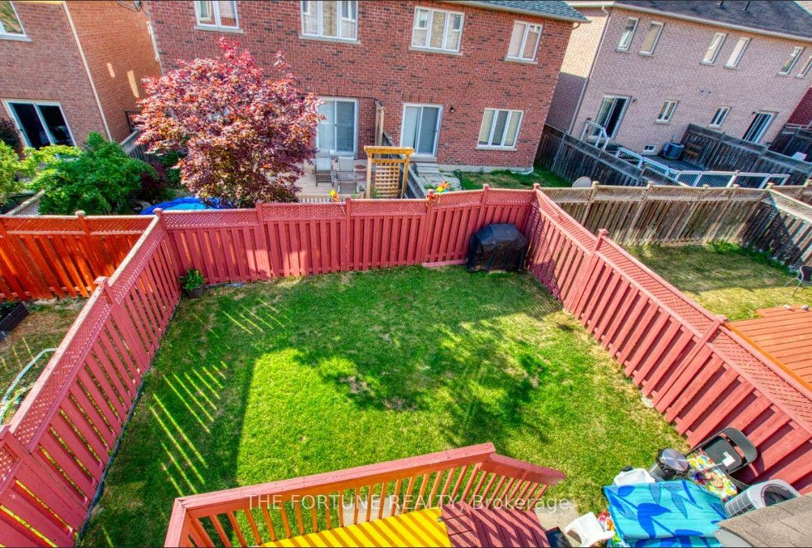 Photo 19 of 18 Saint Eugene Street, Brampton, Credit Valley — HOMEH
