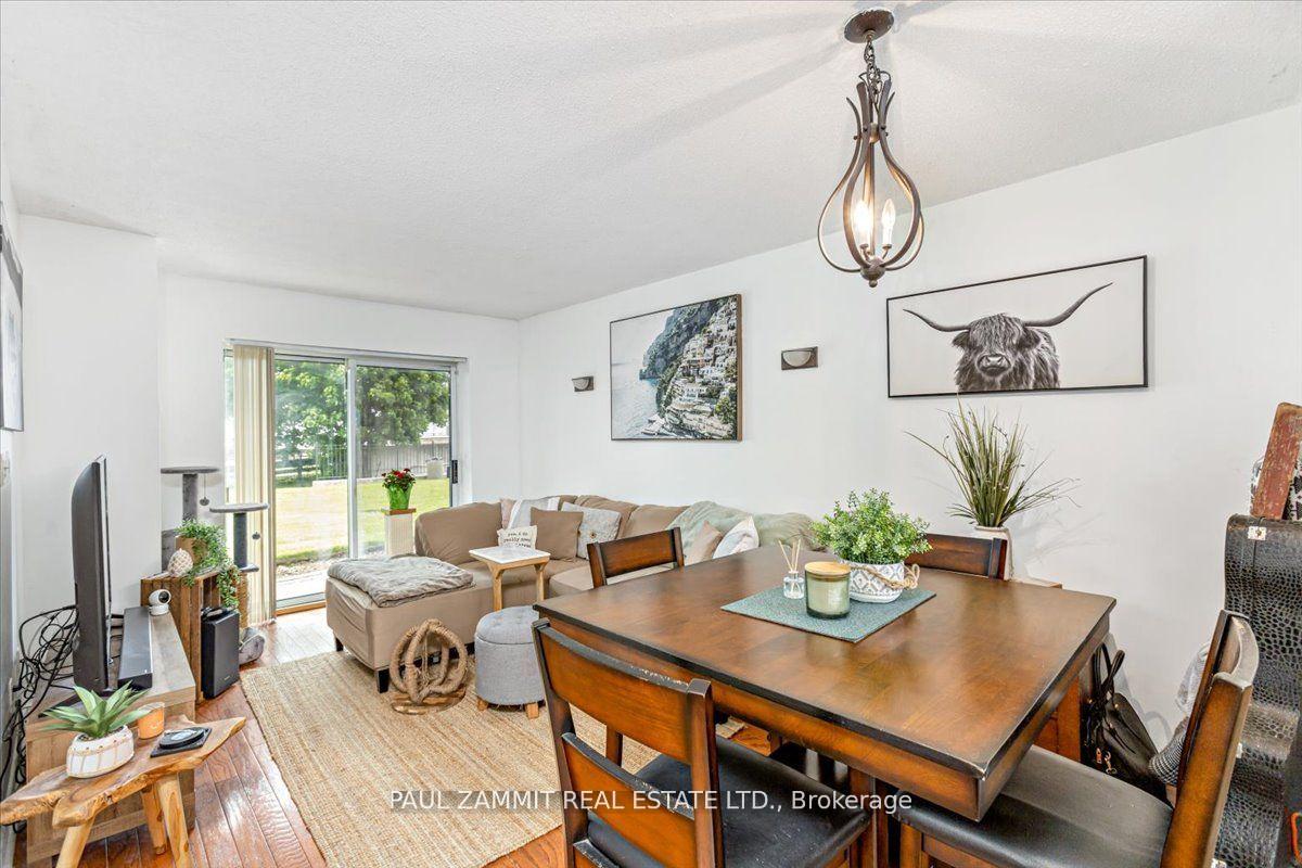 Photo 8 of Unit 306, 39 Oneida Crescent, Richmond Hill, Langstaff — HOMEH