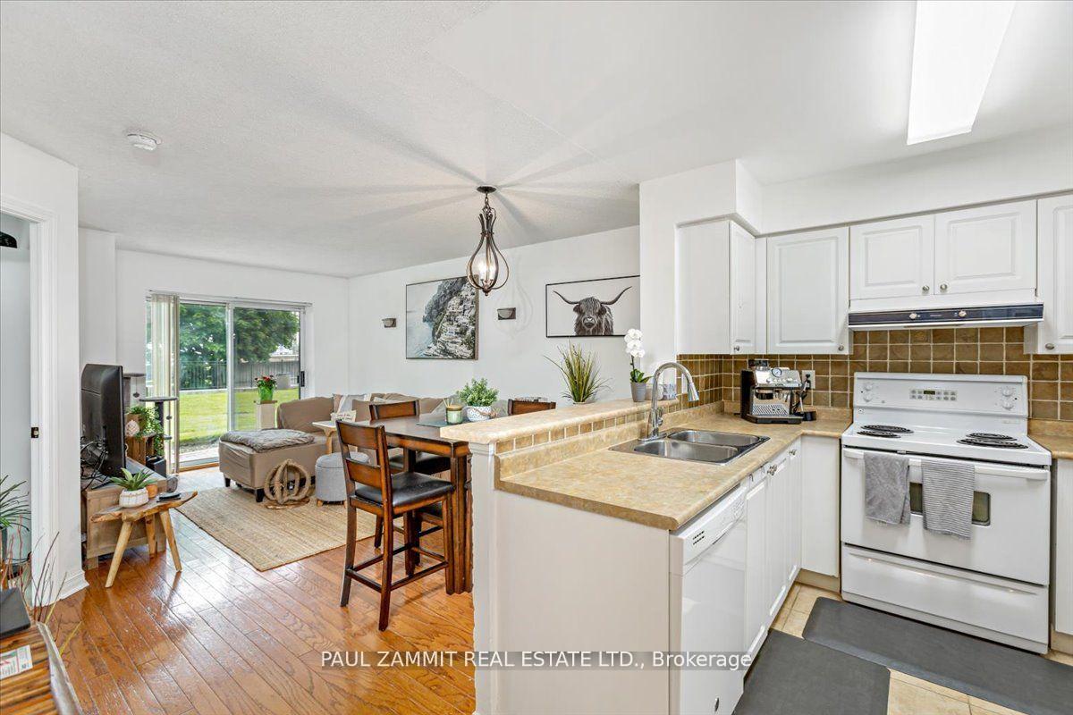 Photo 11 of Unit 306, 39 Oneida Crescent, Richmond Hill, Langstaff — HOMEH