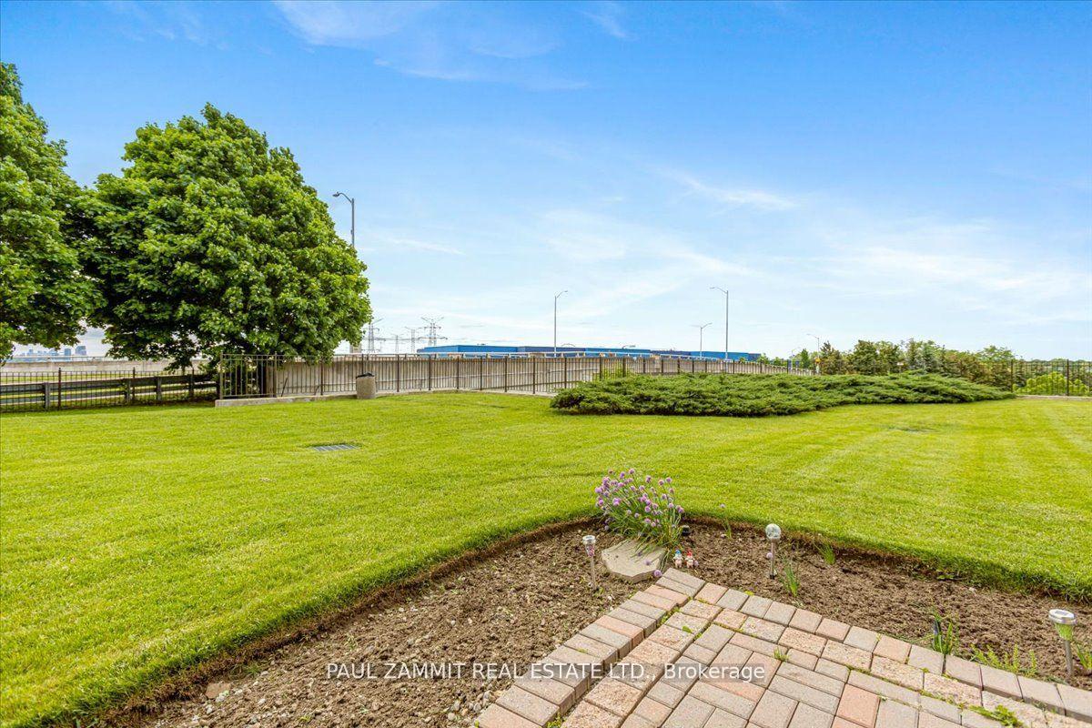 Photo 18 of Unit 306, 39 Oneida Crescent, Richmond Hill, Langstaff — HOMEH