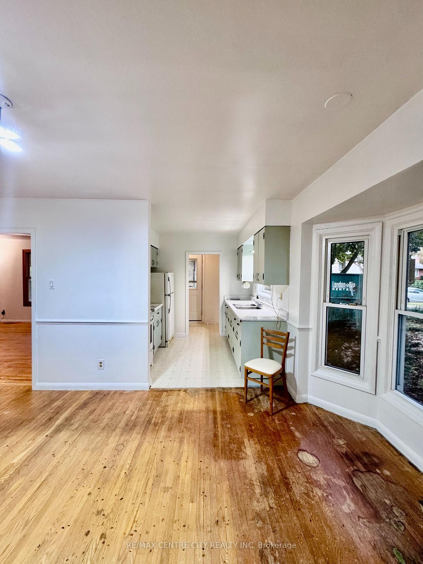 Photo 24 of 740 Dunboyne Crescent, London, North H — HOMEH