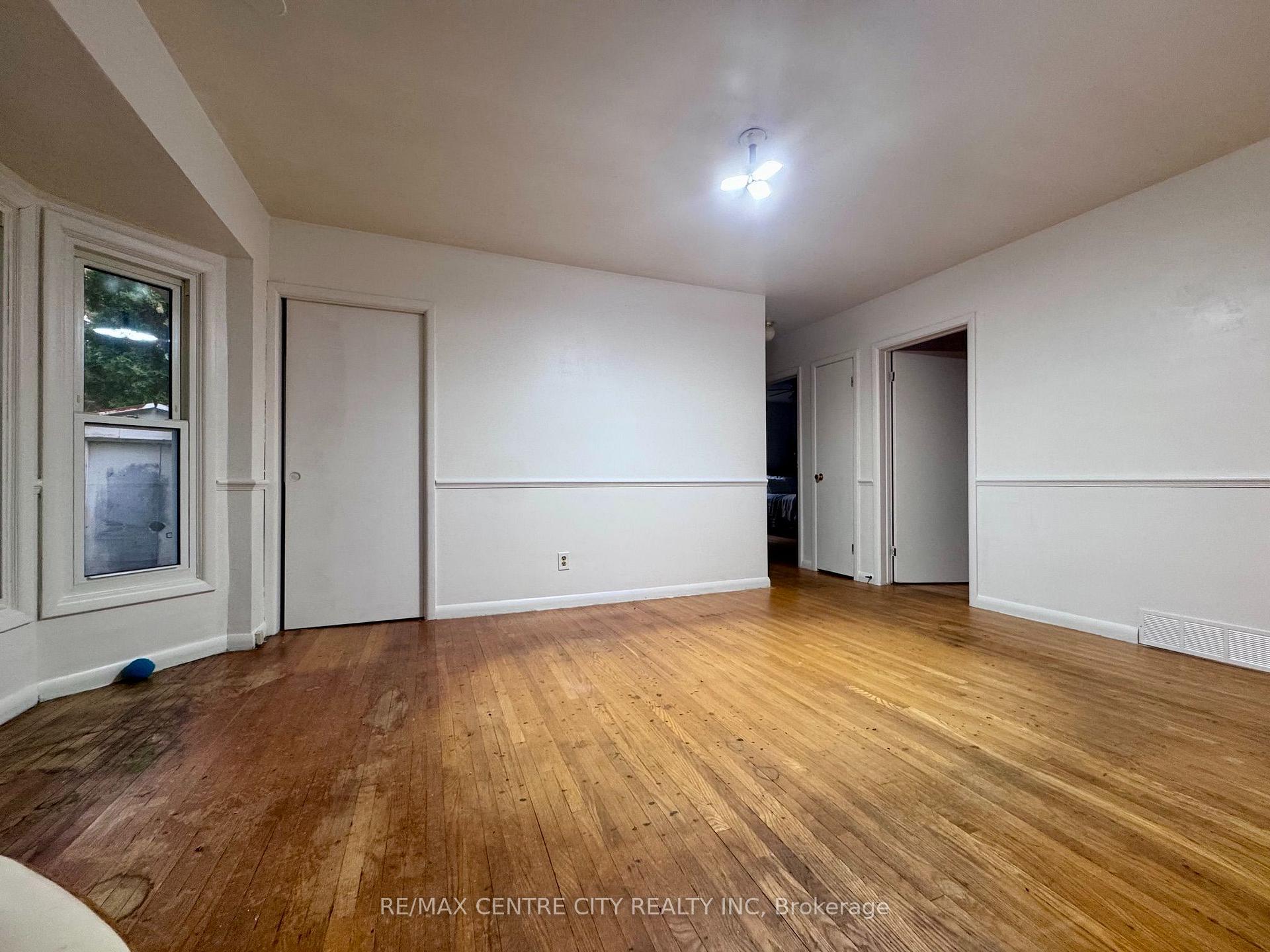 Photo 28 of 740 Dunboyne Crescent, London, North H — HOMEH