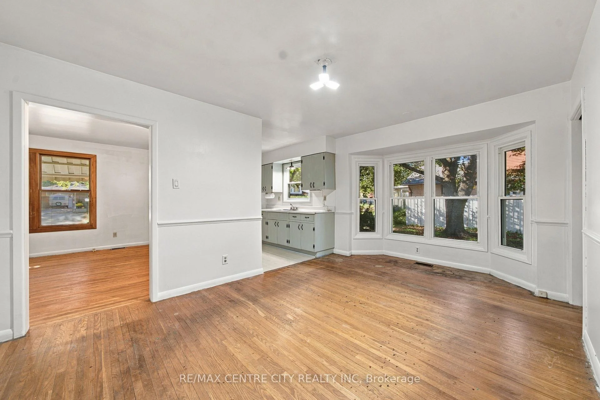 Photo 30 of 740 Dunboyne Crescent, London, North H — HOMEH