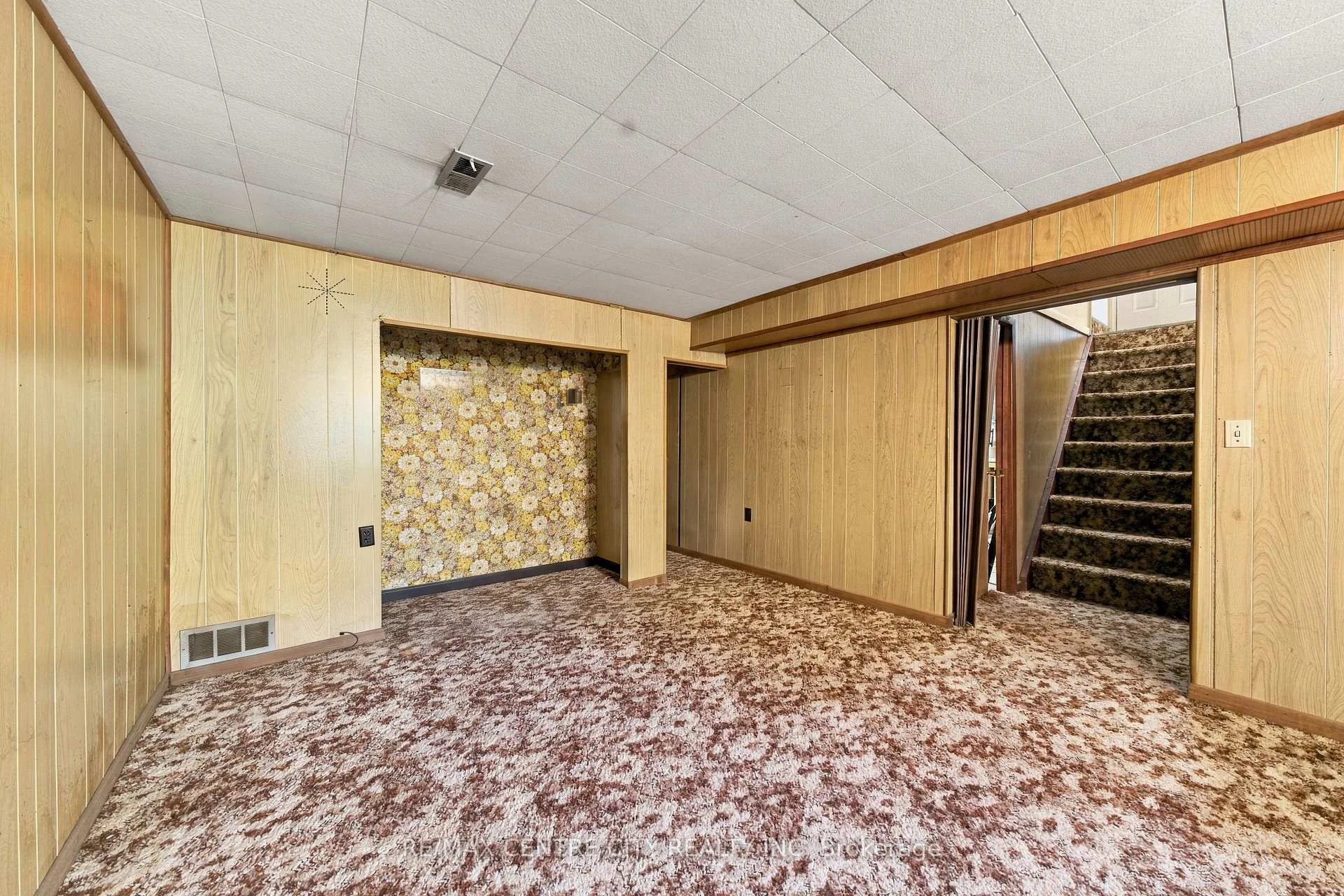 Photo 47 of 740 Dunboyne Crescent, London, North H — HOMEH