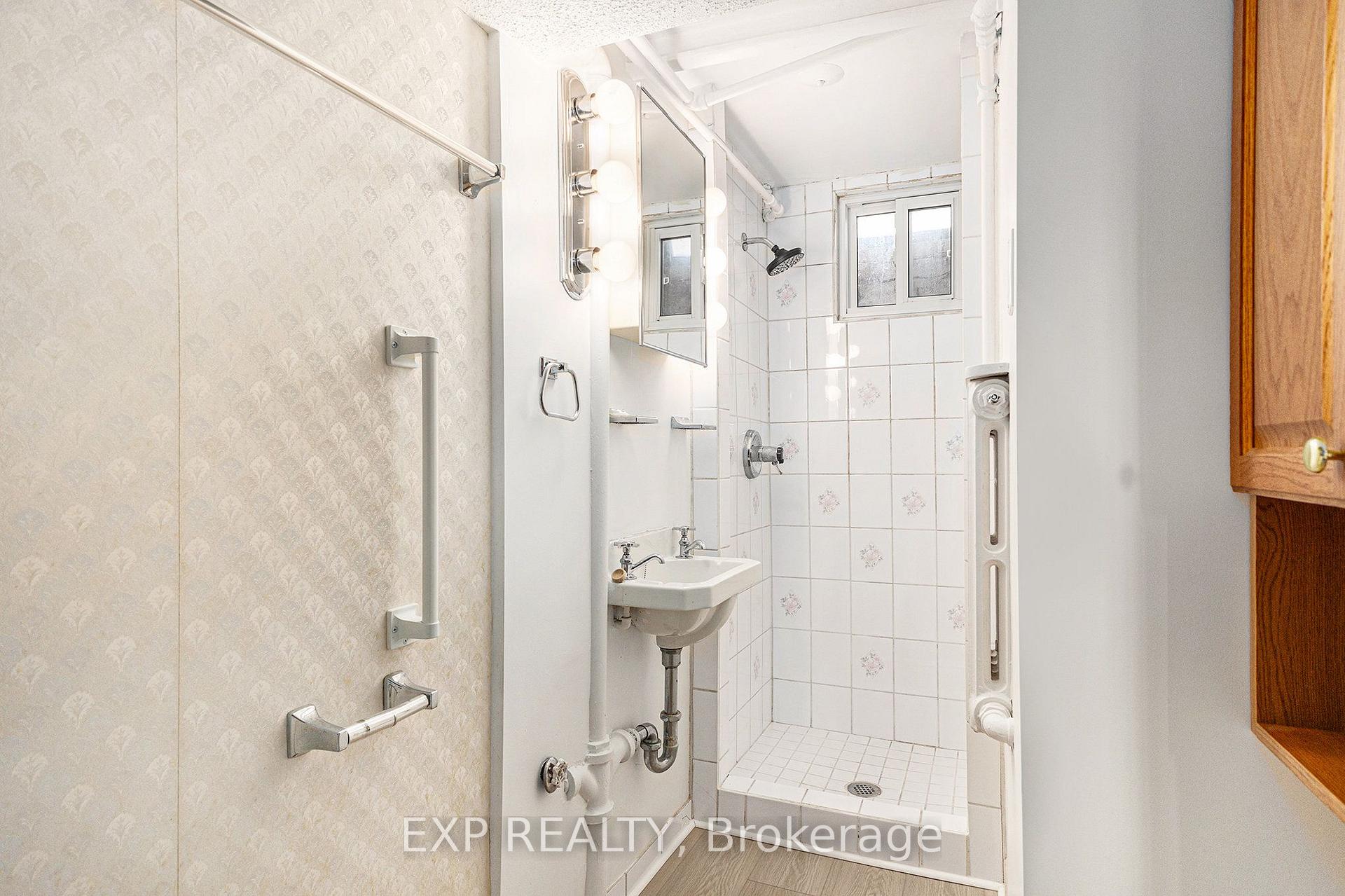 Photo 14 of 16 Lakeview Terrace, Ottawa, Dows Lake — HOMEH