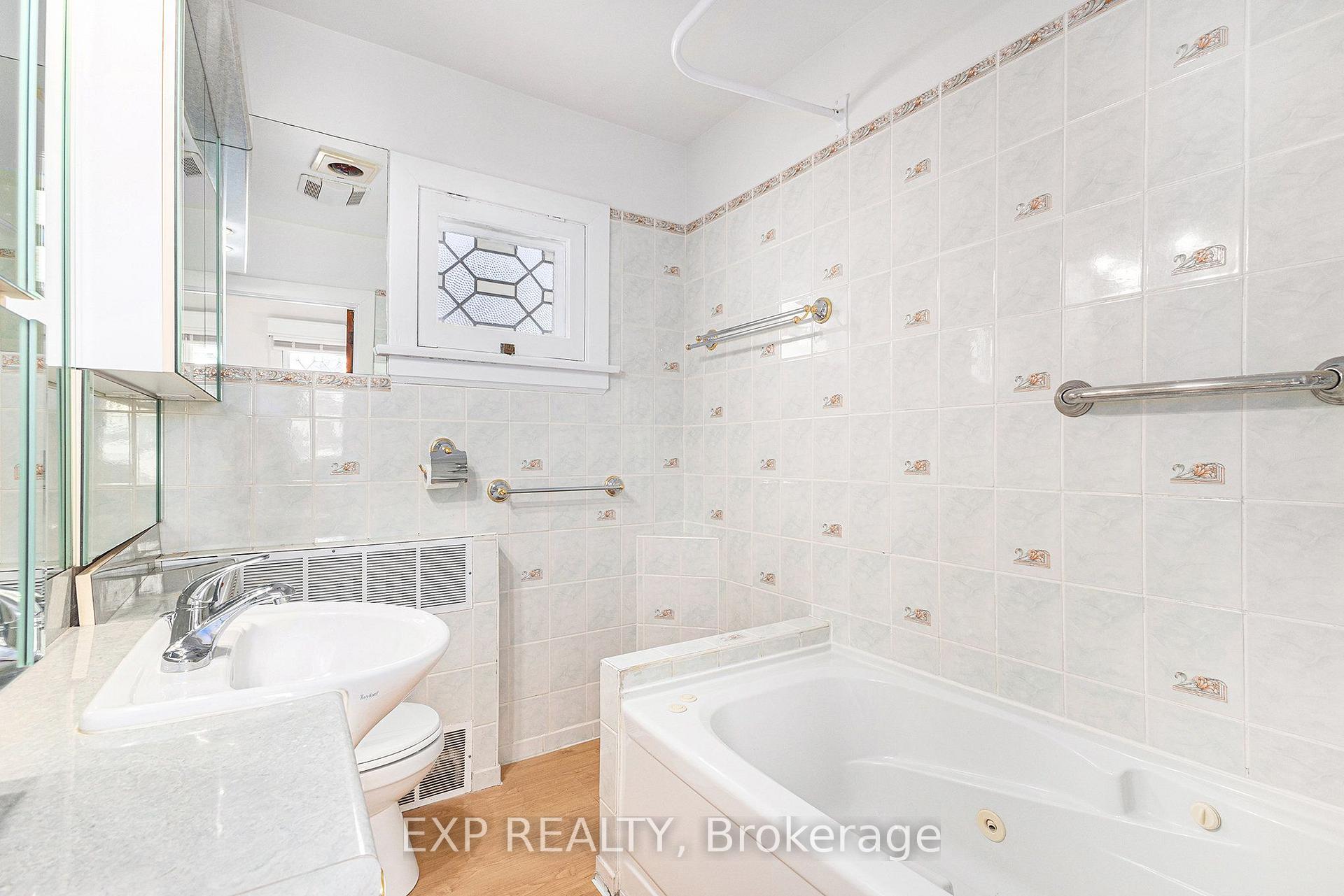 Photo 20 of 16 Lakeview Terrace, Ottawa, Dows Lake — HOMEH