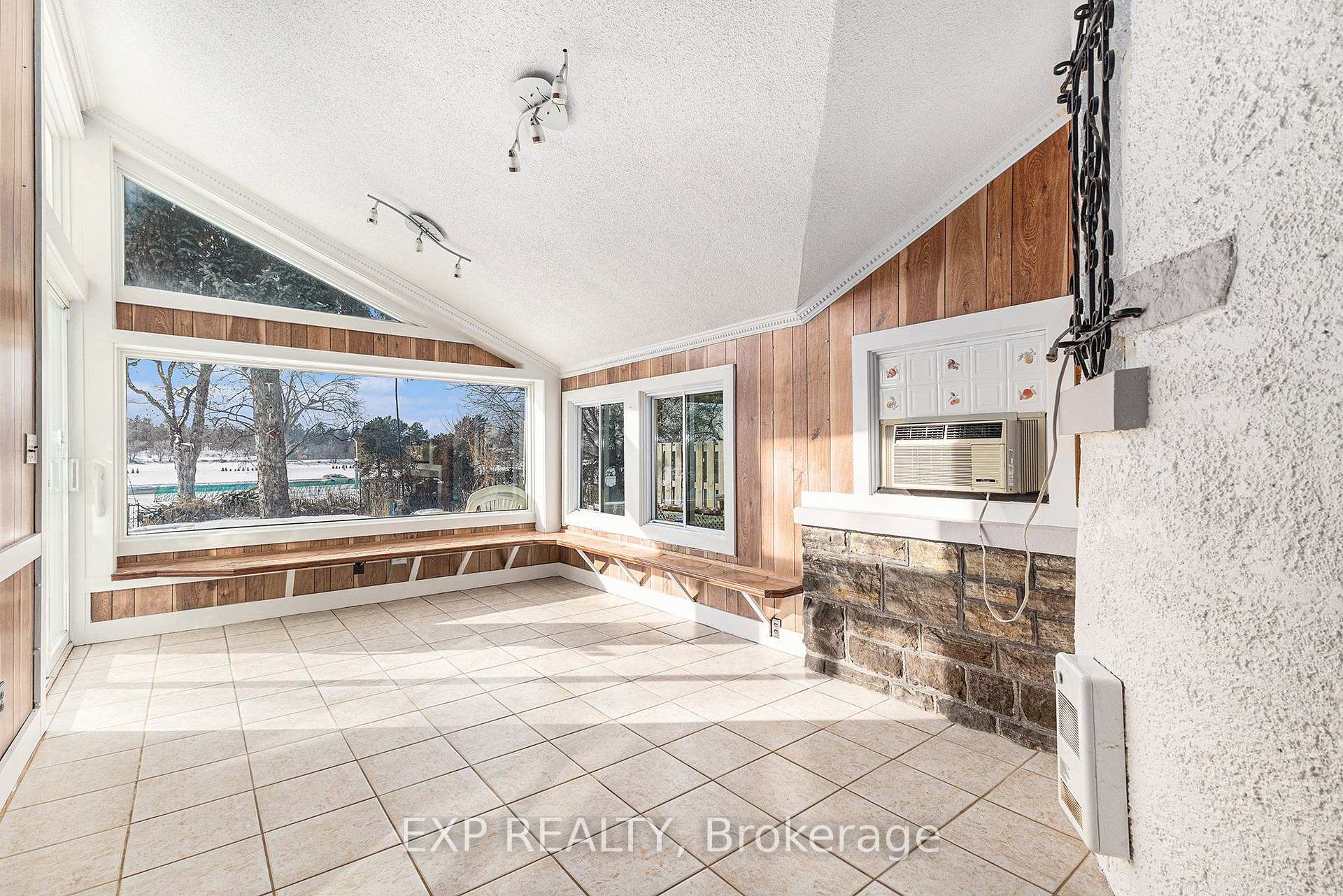 Photo 23 of 16 Lakeview Terrace, Ottawa, Dows Lake — HOMEH