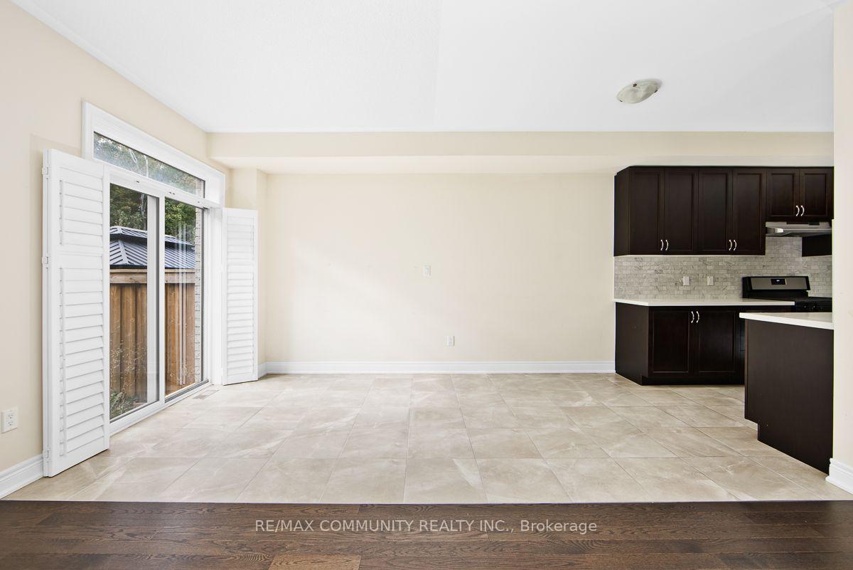 Photo 10 of 40 Liam Lane, Markham, Cedarwood — HOMEH