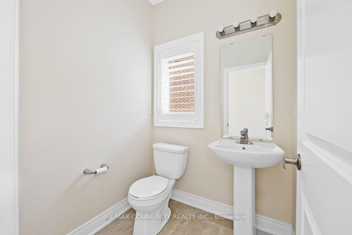 Photo 13 of 40 Liam Lane, Markham, Cedarwood — HOMEH