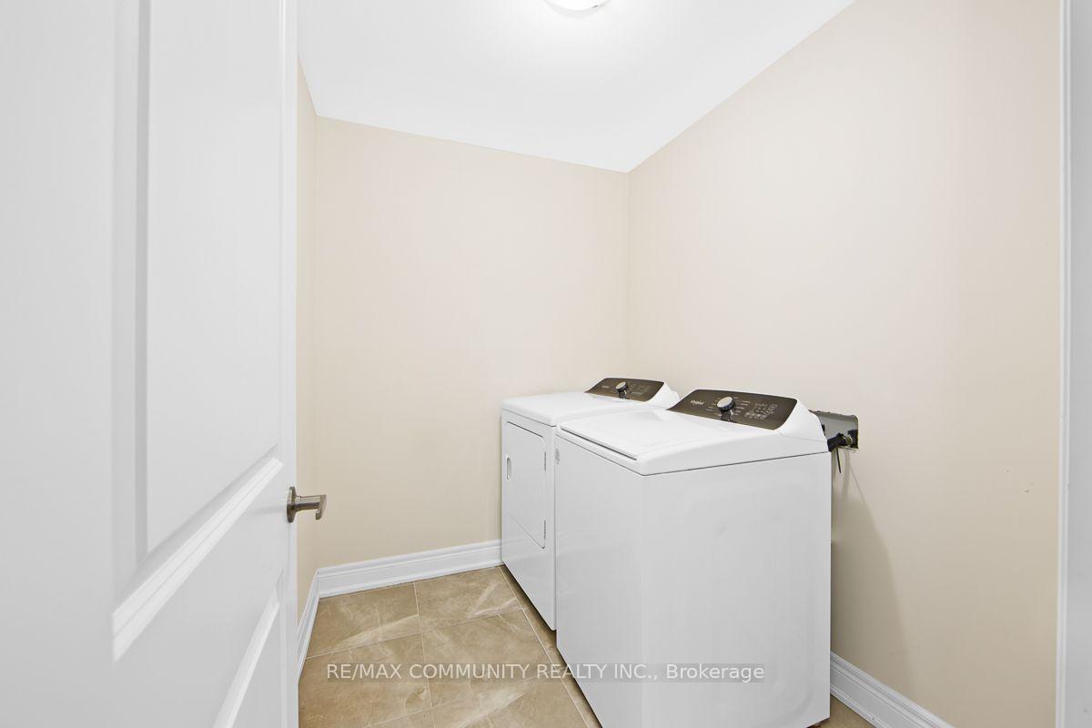 Photo 14 of 40 Liam Lane, Markham, Cedarwood — HOMEH