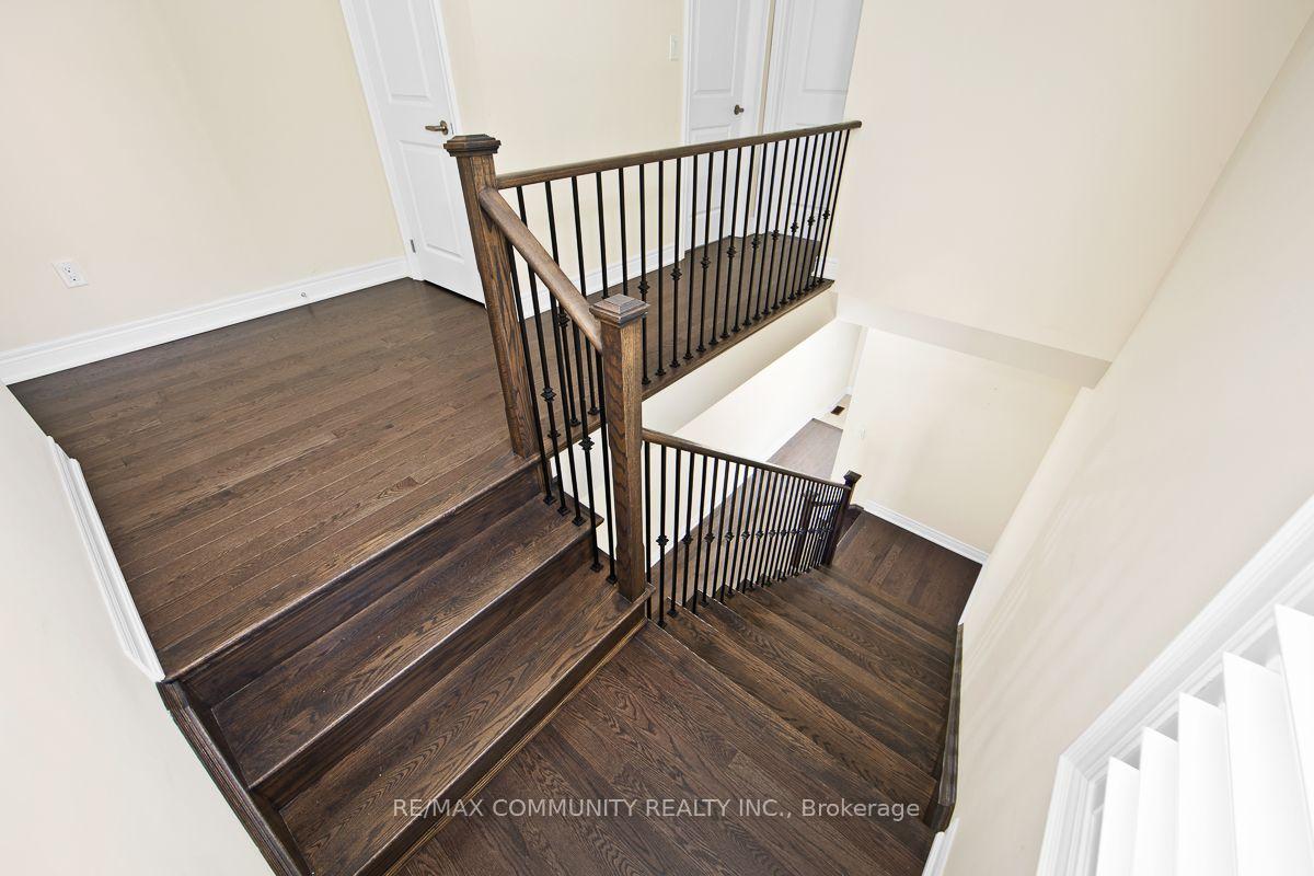 Photo 15 of 40 Liam Lane, Markham, Cedarwood — HOMEH