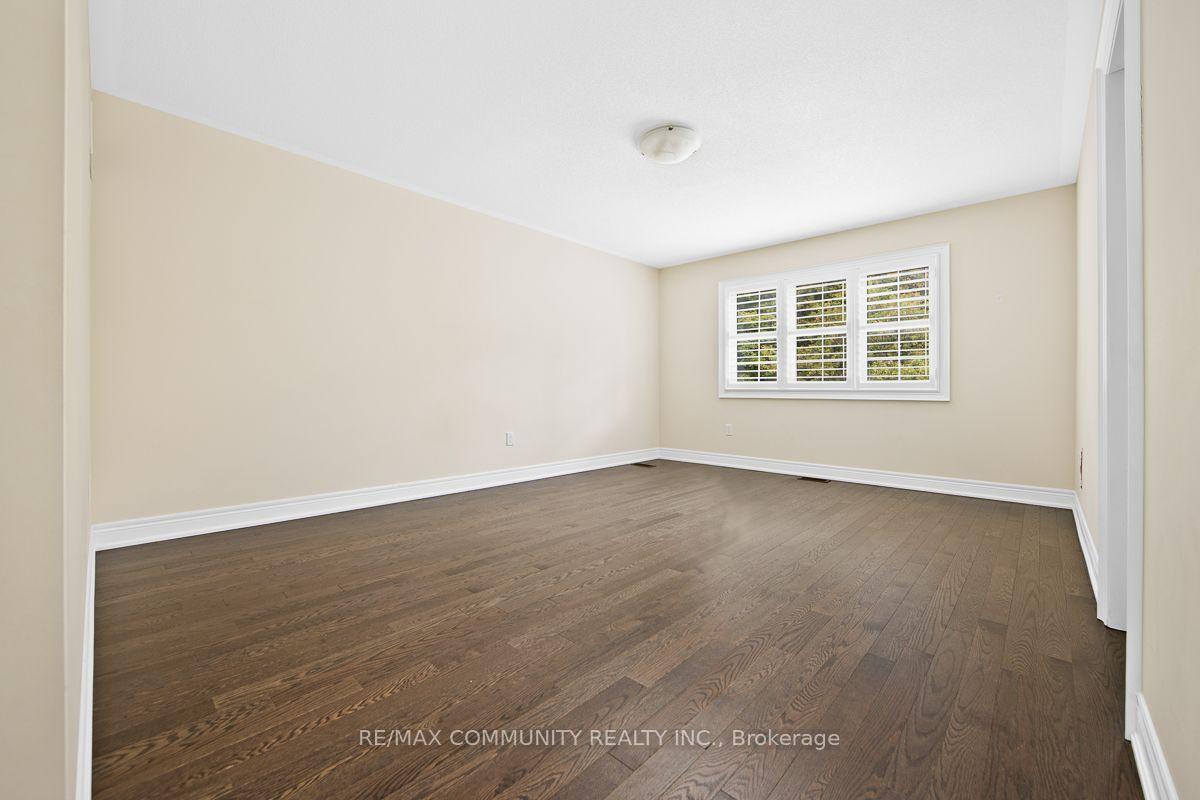 Photo 16 of 40 Liam Lane, Markham, Cedarwood — HOMEH