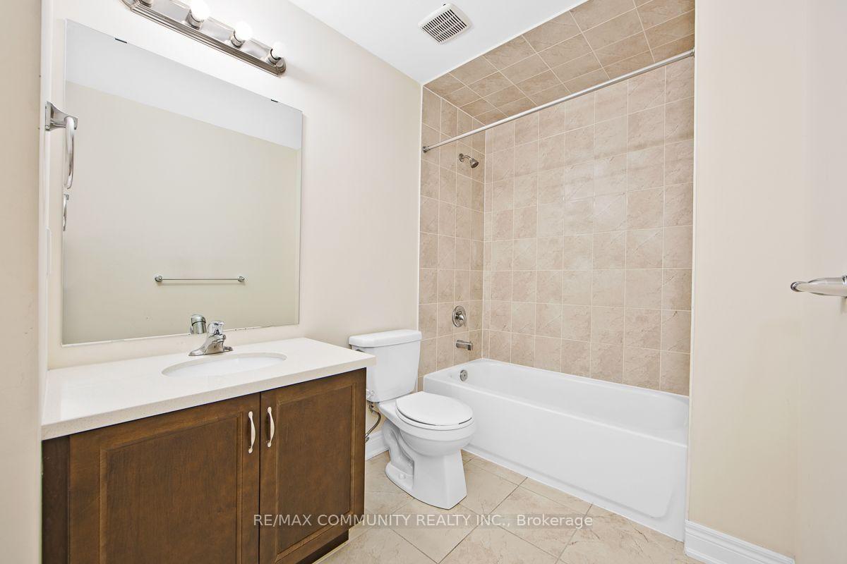 Photo 21 of 40 Liam Lane, Markham, Cedarwood — HOMEH