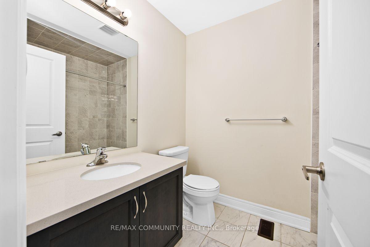 Photo 24 of 40 Liam Lane, Markham, Cedarwood — HOMEH