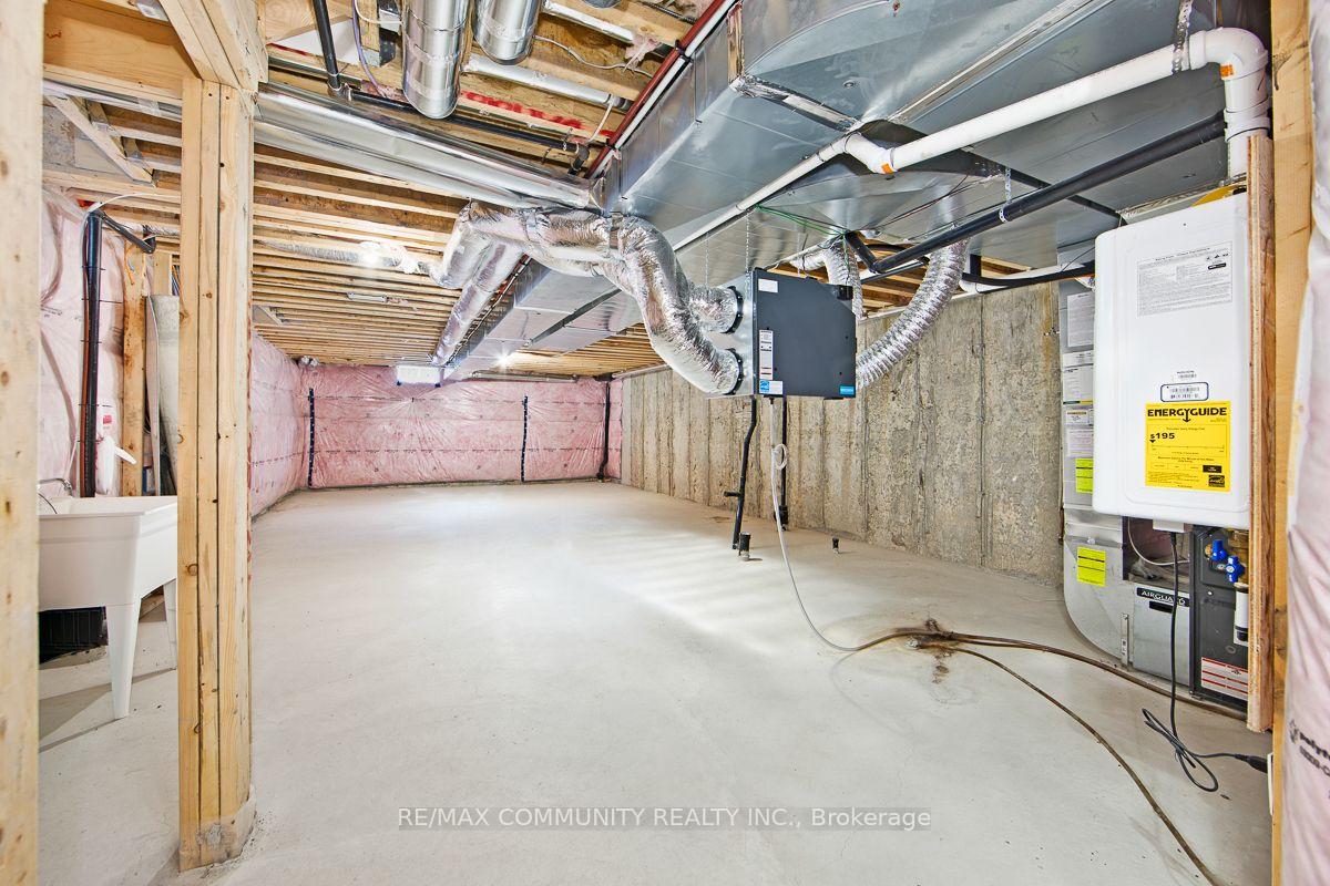Photo 26 of 40 Liam Lane, Markham, Cedarwood — HOMEH