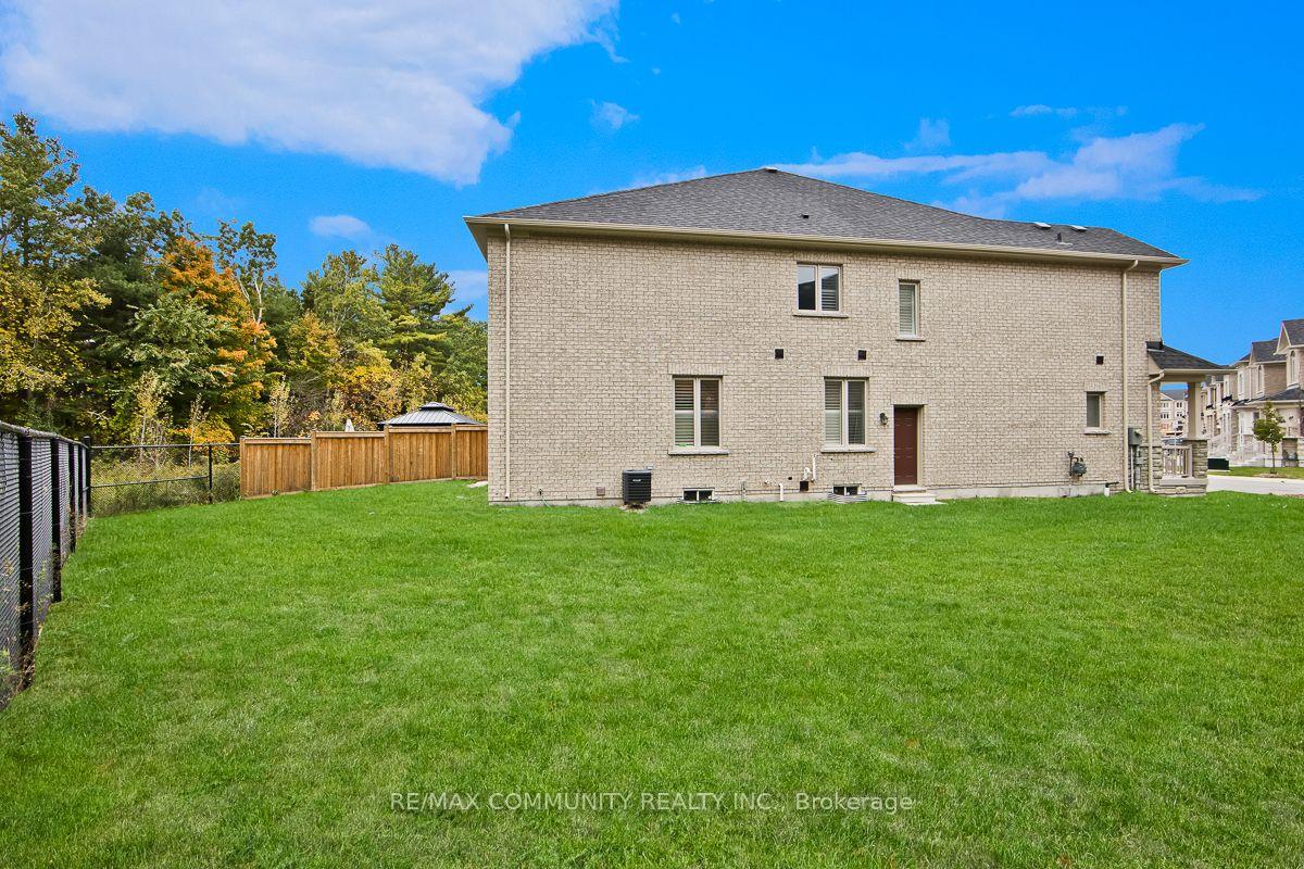 Photo 28 of 40 Liam Lane, Markham, Cedarwood — HOMEH