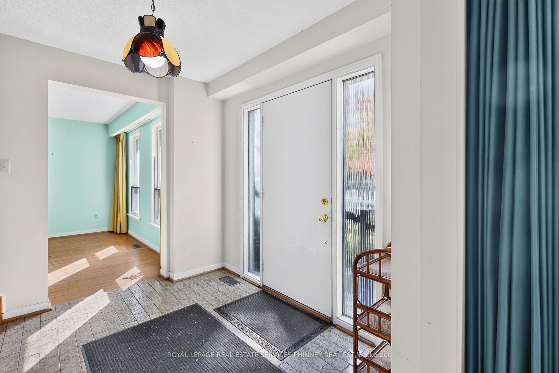 Photo 4 of 1353 Bunsden Avenue, Mississauga, Sheridan — HOMEH