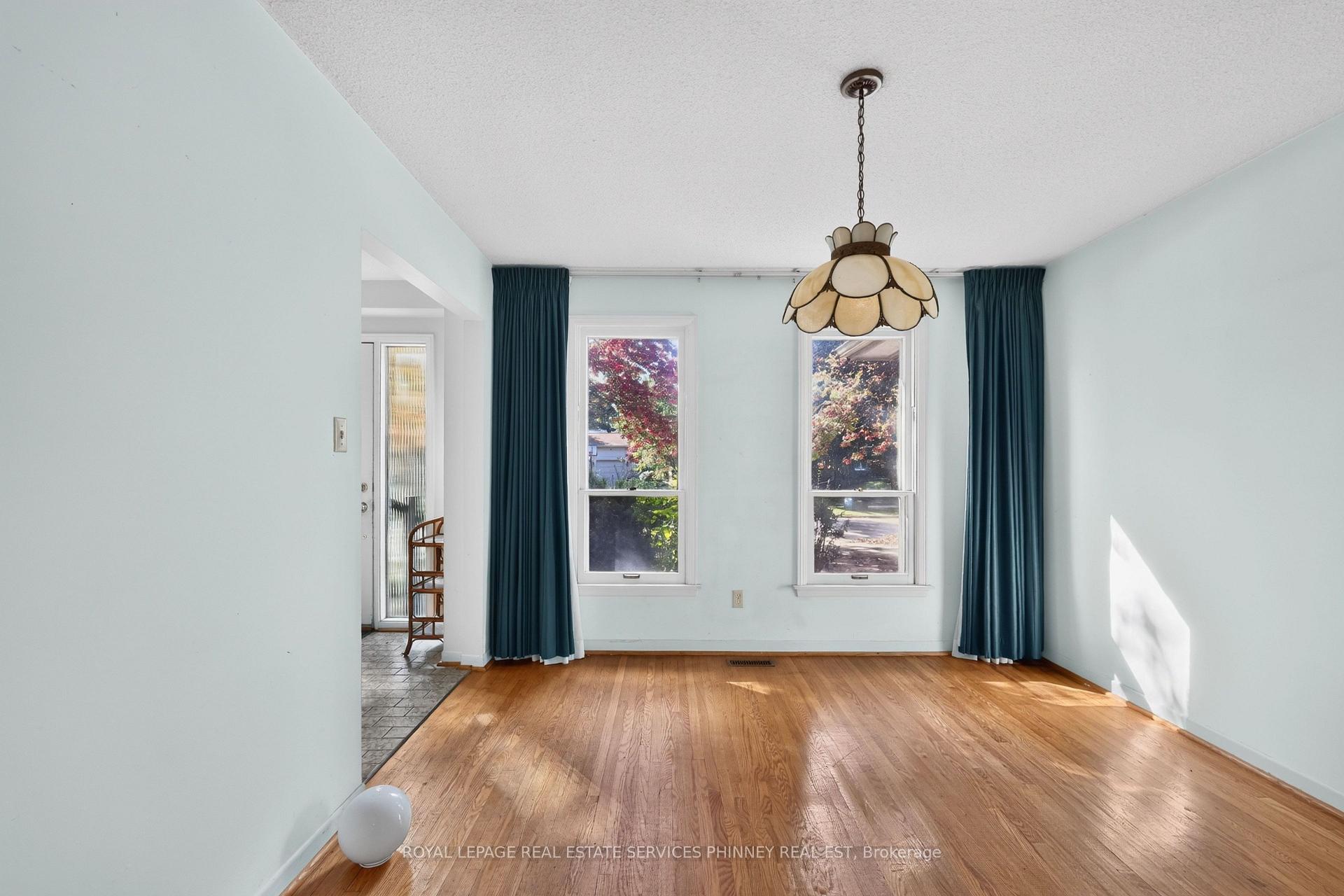 Photo 5 of 1353 Bunsden Avenue, Mississauga, Sheridan — HOMEH