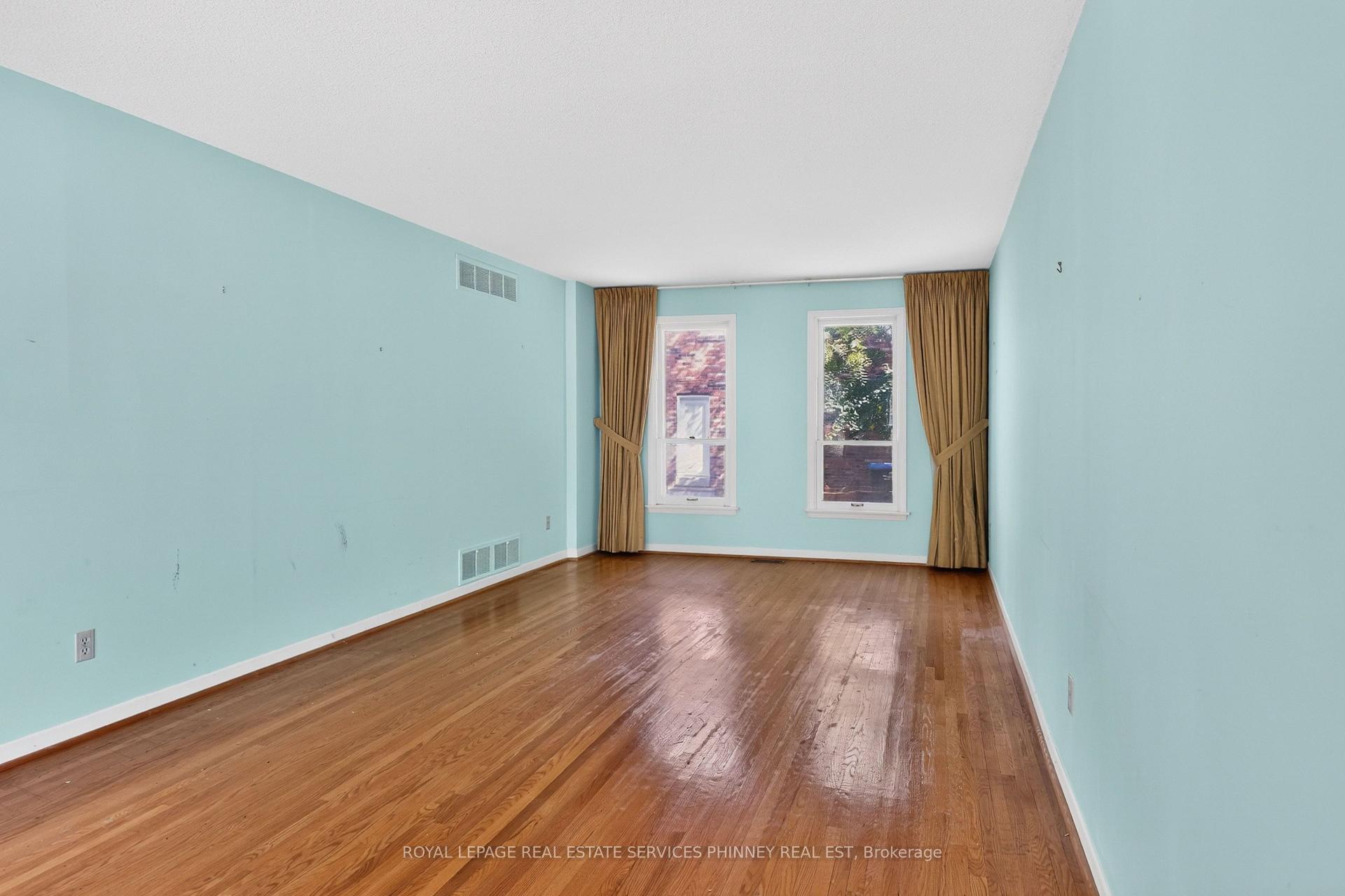 Photo 7 of 1353 Bunsden Avenue, Mississauga, Sheridan — HOMEH