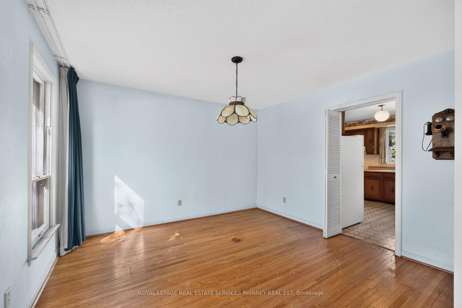 Photo 6 of 1353 Bunsden Avenue, Mississauga, Sheridan — HOMEH