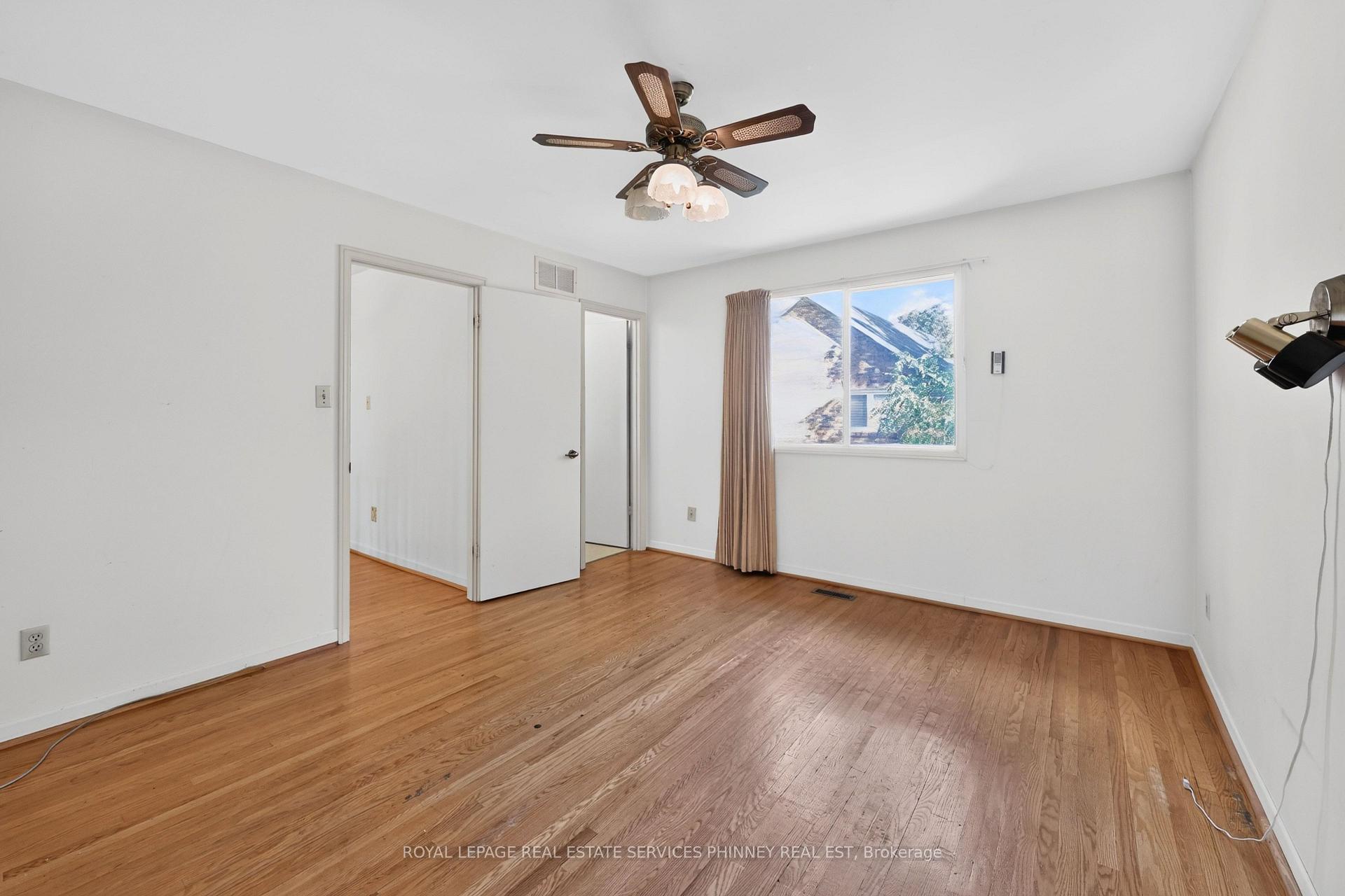 Photo 15 of 1353 Bunsden Avenue, Mississauga, Sheridan — HOMEH
