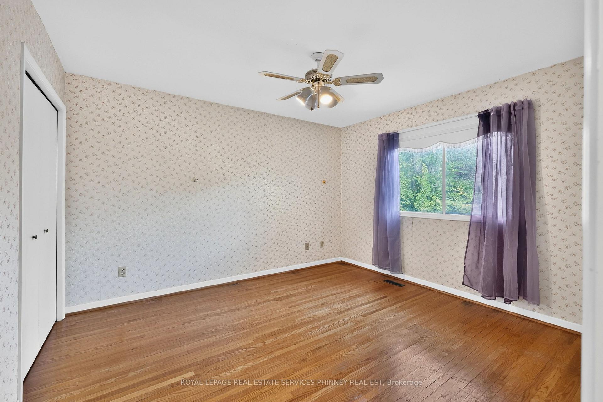 Photo 17 of 1353 Bunsden Avenue, Mississauga, Sheridan — HOMEH