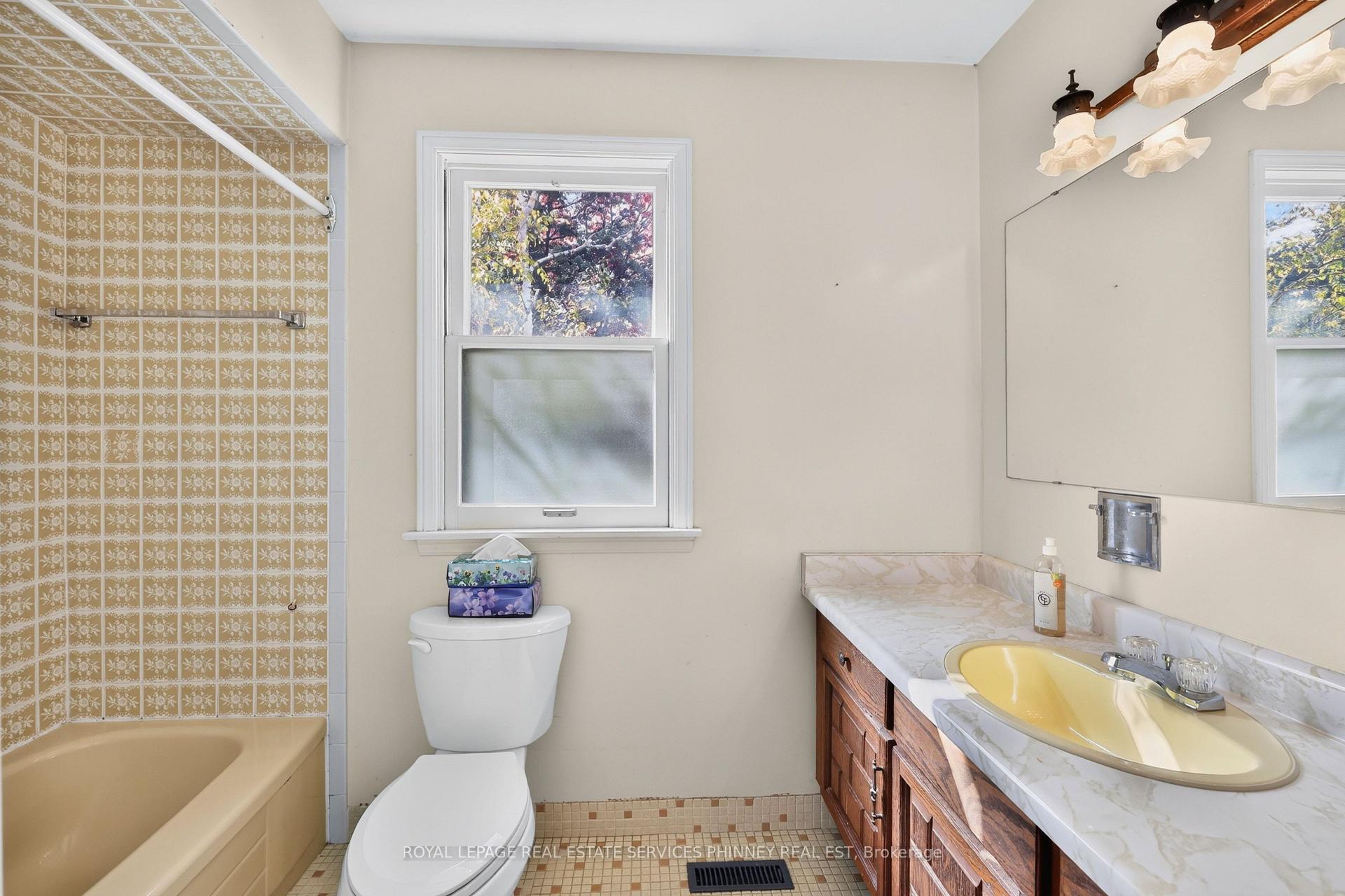 Photo 19 of 1353 Bunsden Avenue, Mississauga, Sheridan — HOMEH