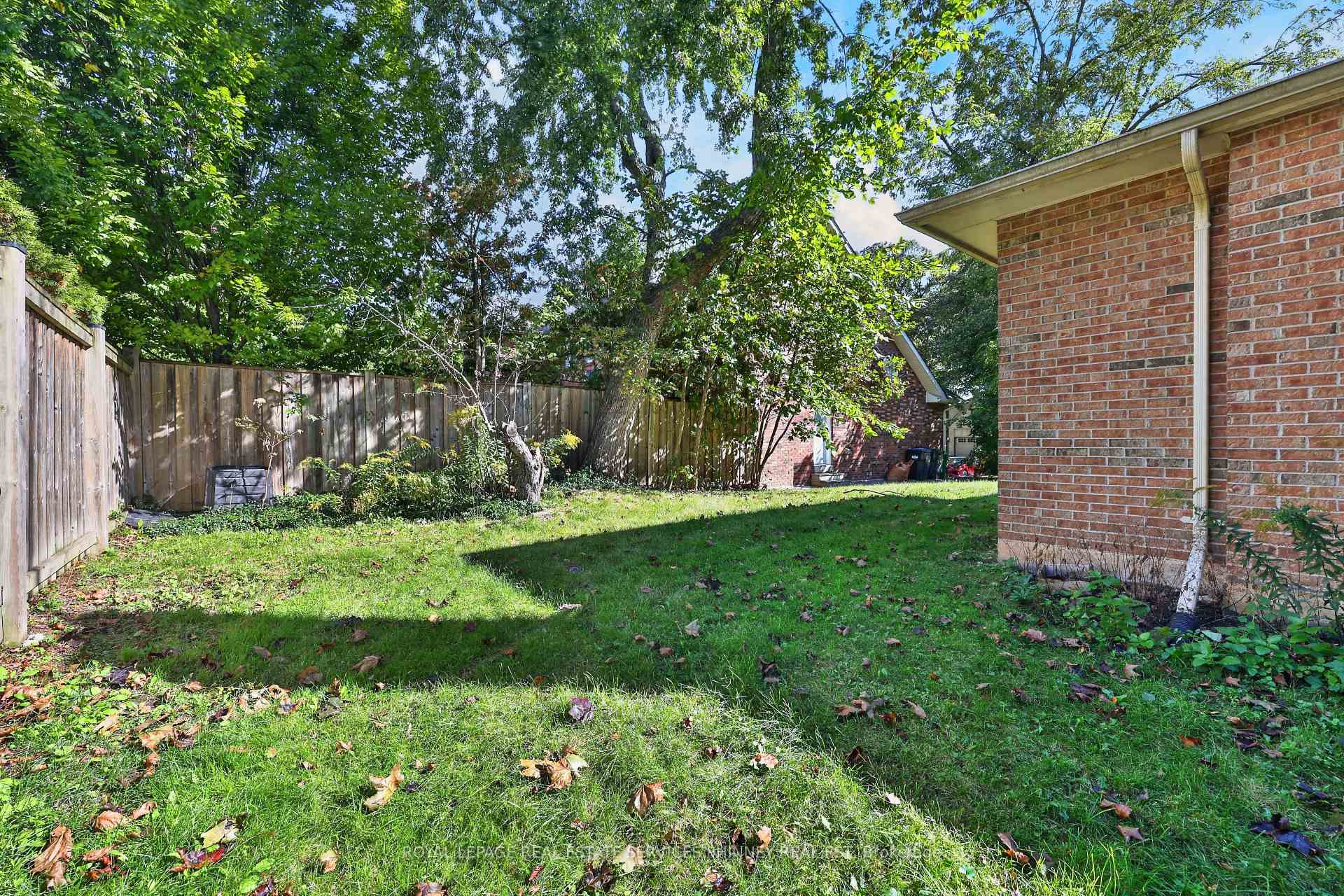 Photo 24 of 1353 Bunsden Avenue, Mississauga, Sheridan — HOMEH