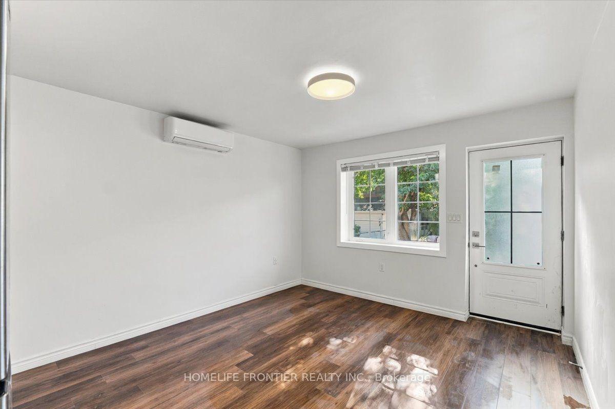 Photo 5 of Unit Unit 3, 99 Regent Road, North York, Downsview-Roding-CFB — HOMEH