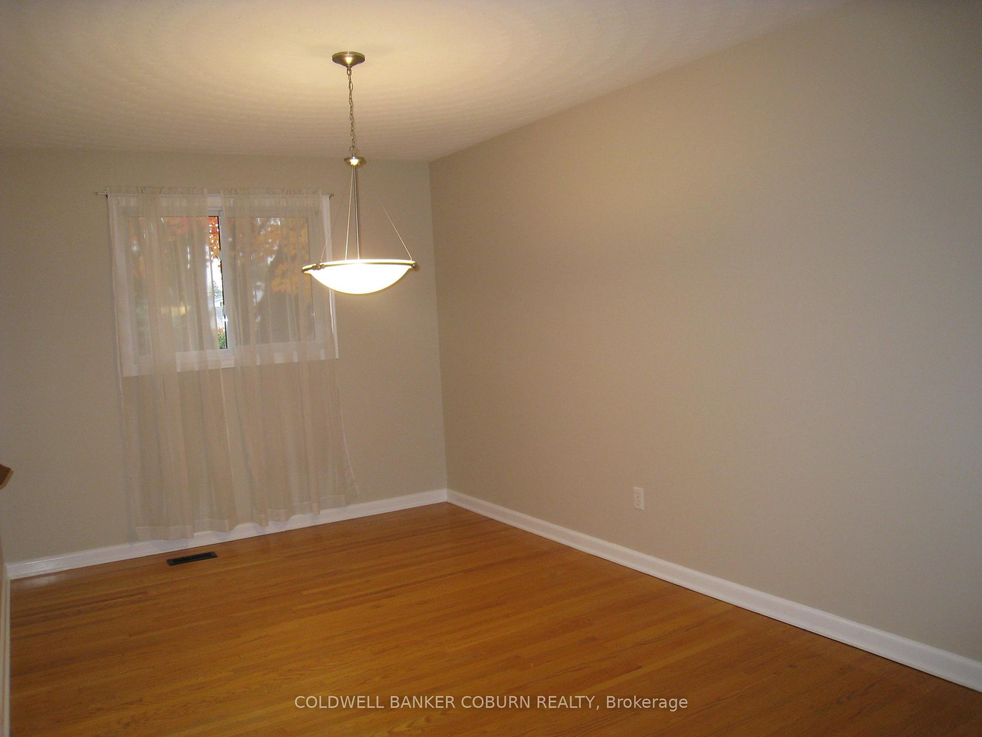 Photo 5 of 304 George Street E, North Grenville, Kemptville — HOMEH